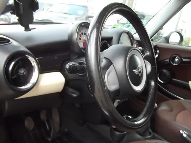 Mini Clubman view 9
