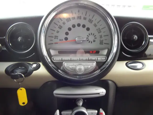 Mini Clubman view 11