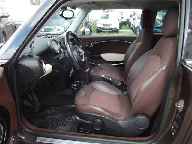 Mini Clubman view 8