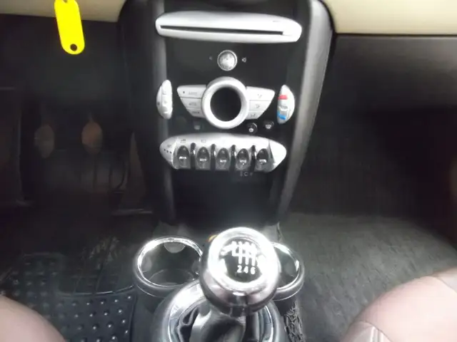 Mini Clubman view 12