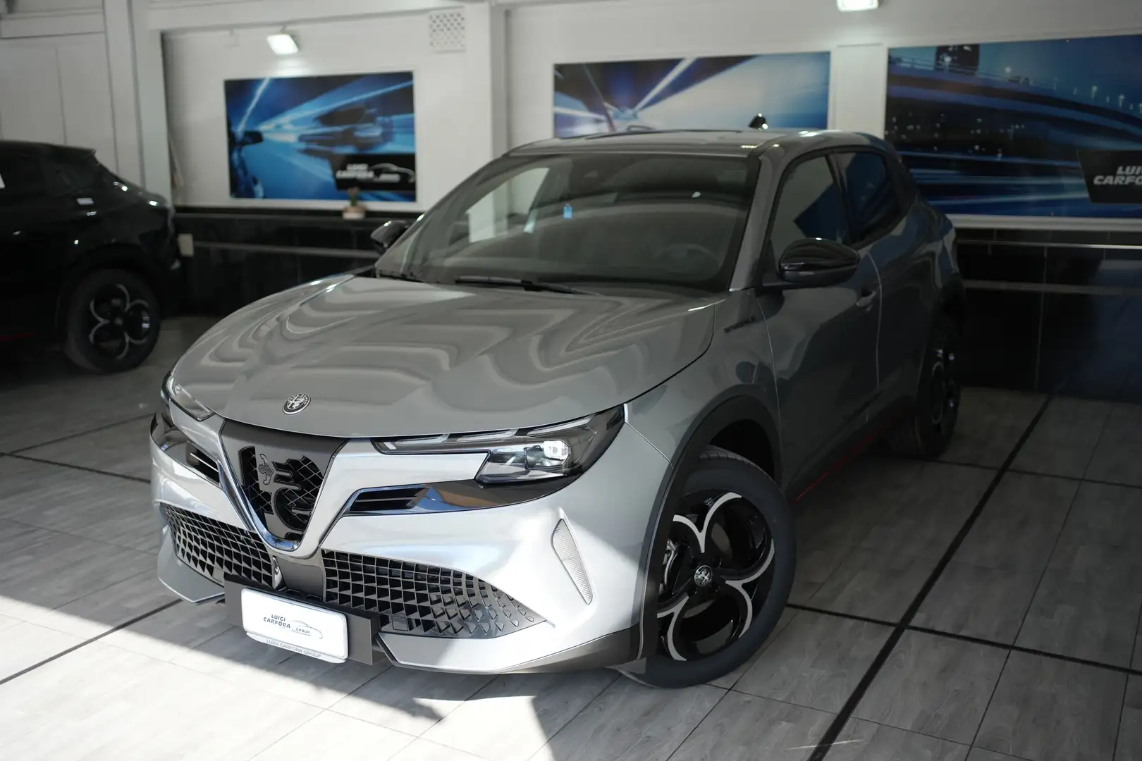 Alfa Romeo Junior 1.2 136CV Hybrid Speciale Gri - 1
