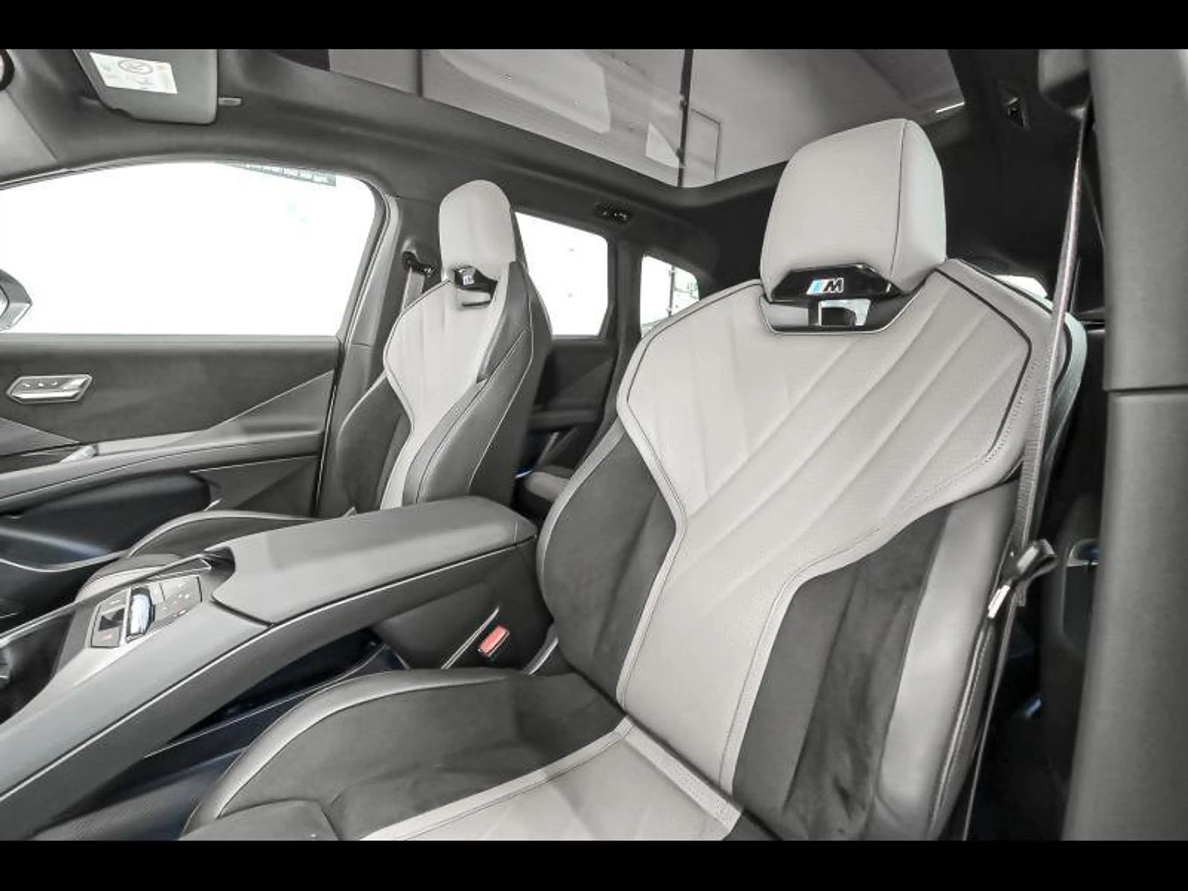 BMW iX3 xDrive50 - M Pack Pro — photo 15