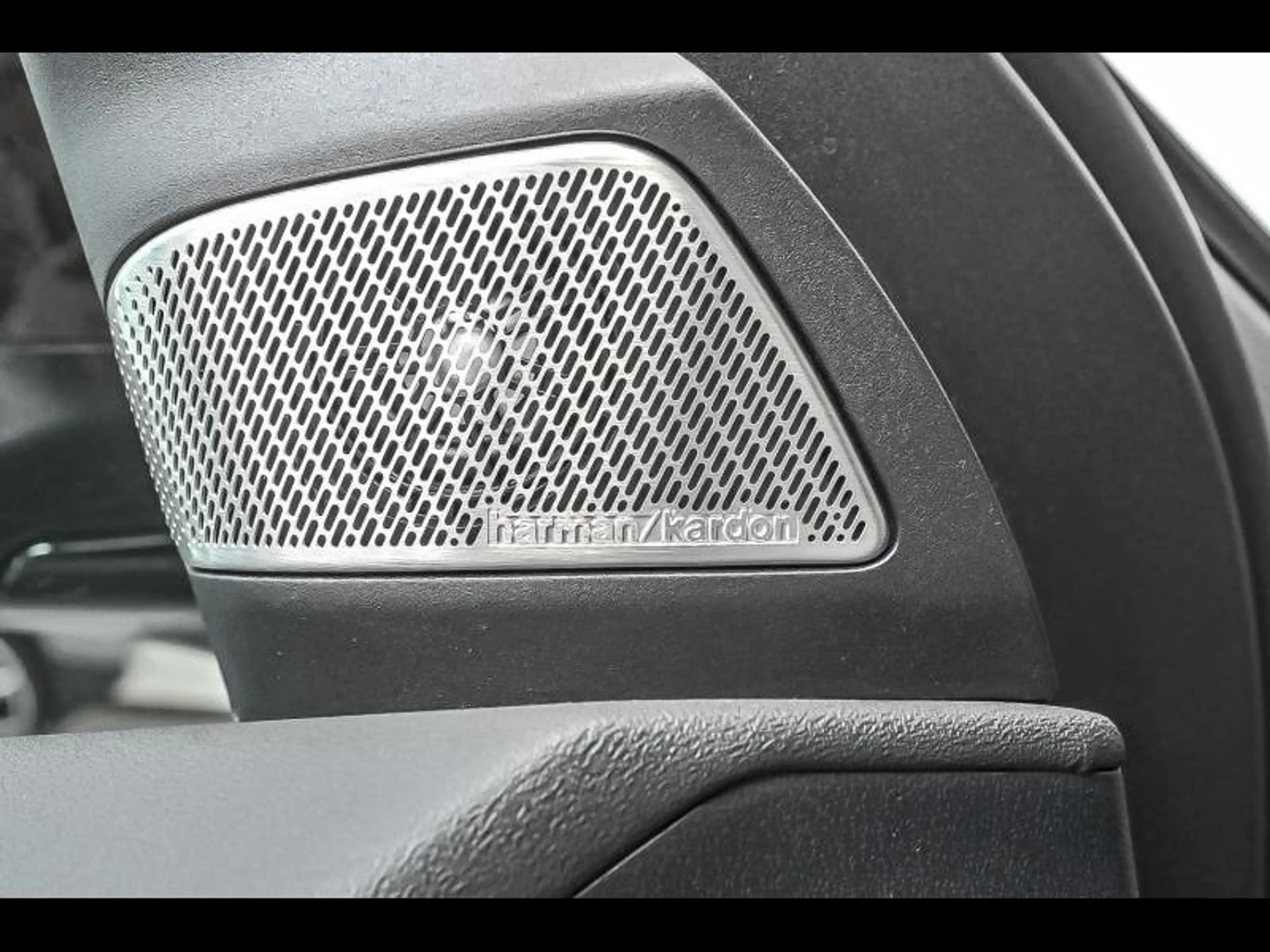 BMW iX3 xDrive50 - M Pack Pro — photo 13