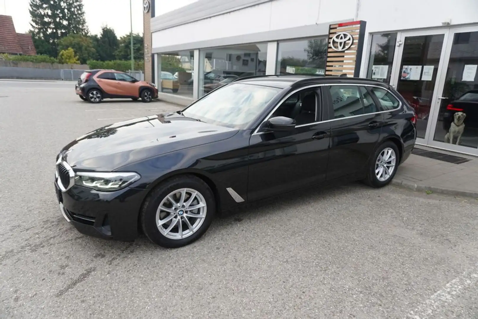 BMW 520 d Touring Aut. *LED*KAMERA*LEDER* Schwarz - 2