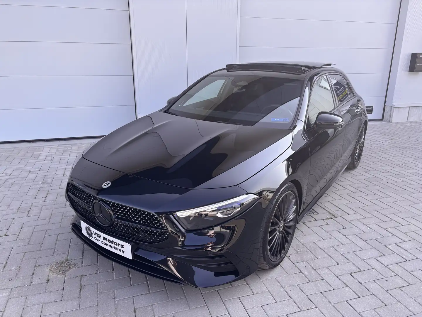 Mercedes-Benz A 200 d AMG Line Noir - 1