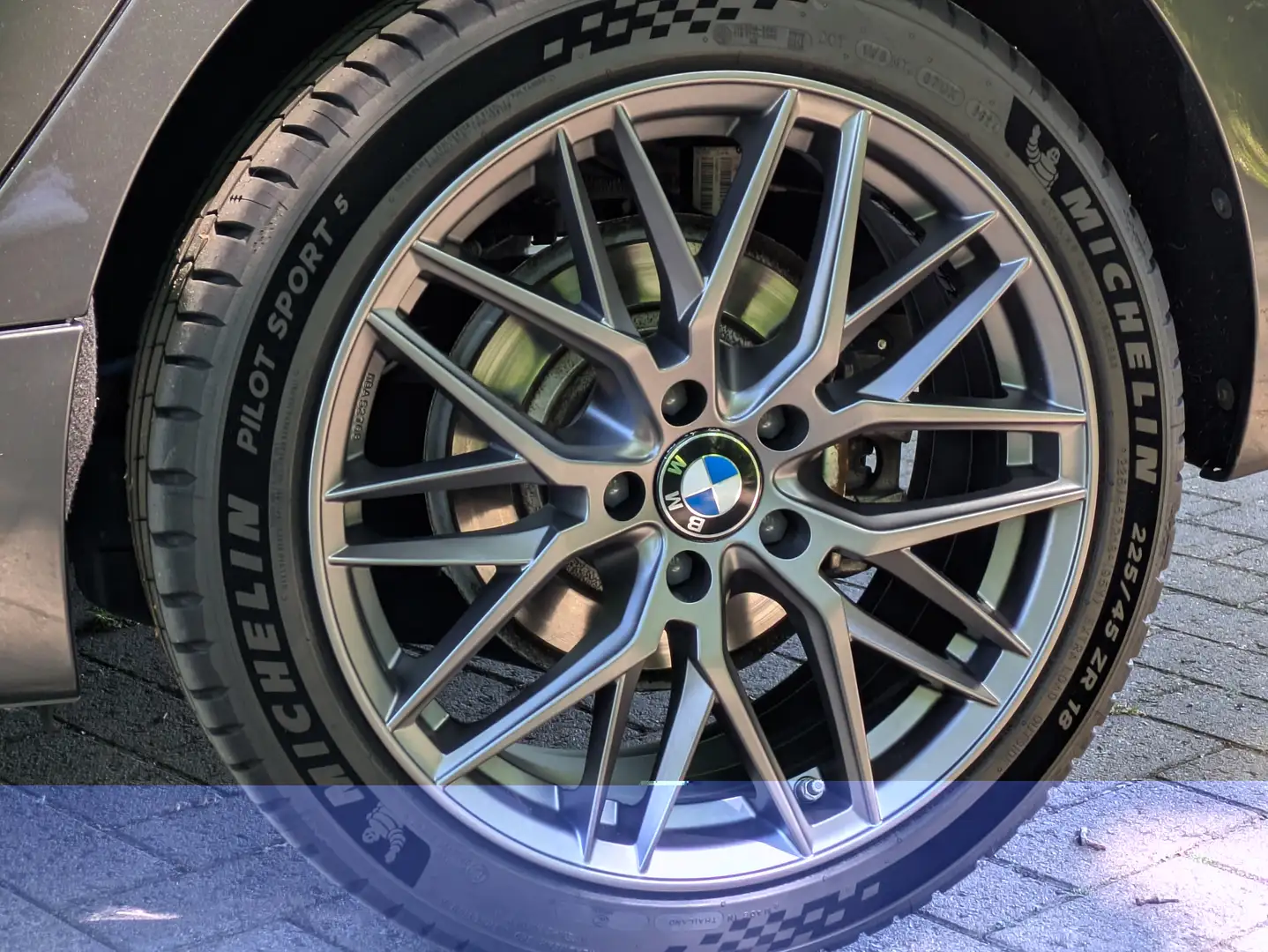 BMW 220 220i Active Tourer Aut. Advantage Grijs - 2