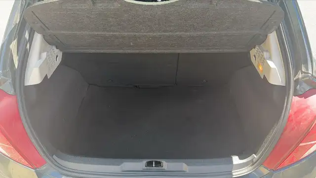 Peugeot 207 view 14