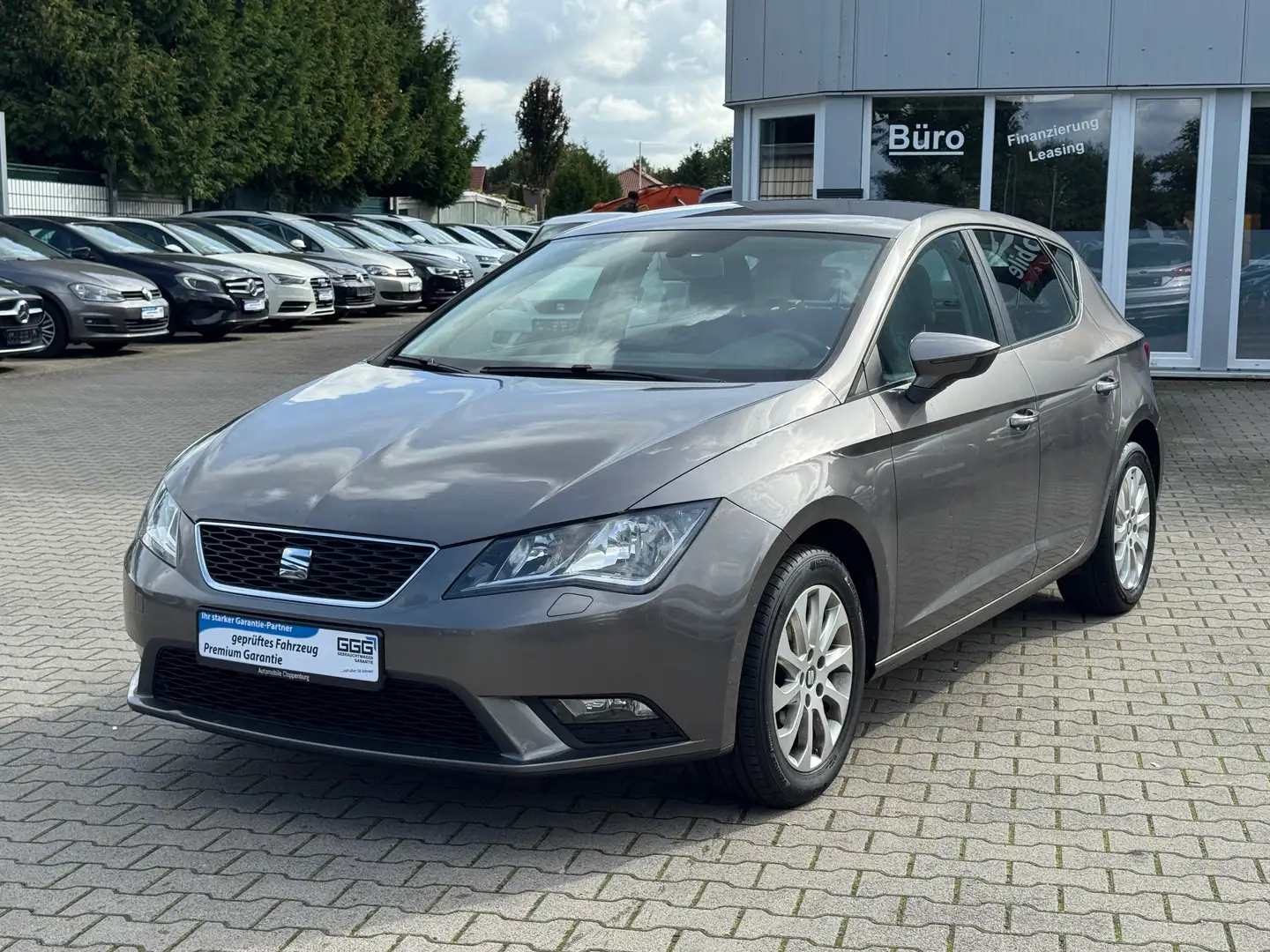 SEAT Leon 1.6 TDI "Style" Grau - 1
