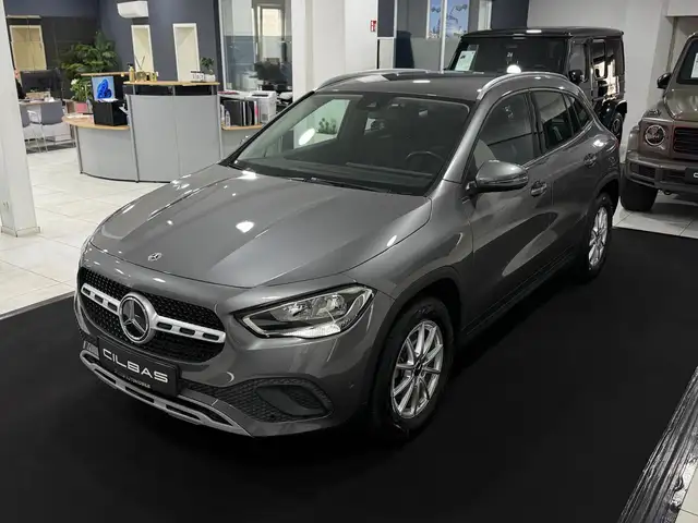 Mercedes-Benz GLA 200 7G PROGRESSIVE*CARPLAY*AHK*T LEDER*NAVI*