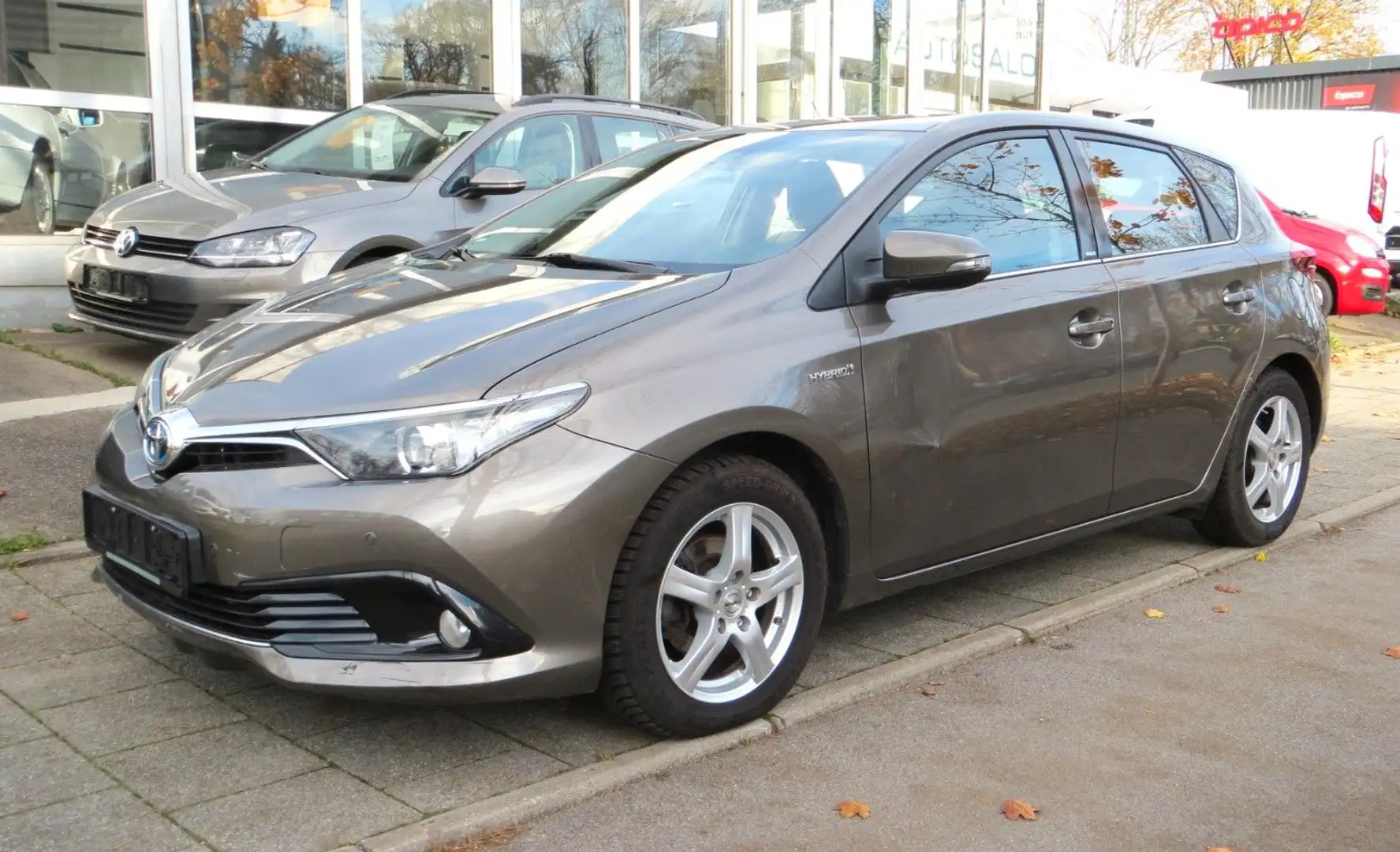 Toyota Auris Hybrid Edition-S Gris - 1