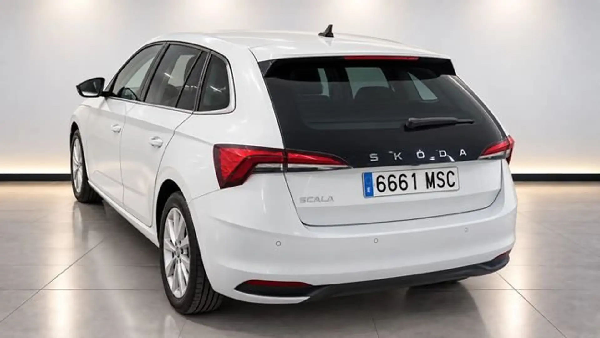 Skoda Scala 1.0 TSI Selection 85kW Blanco - 2