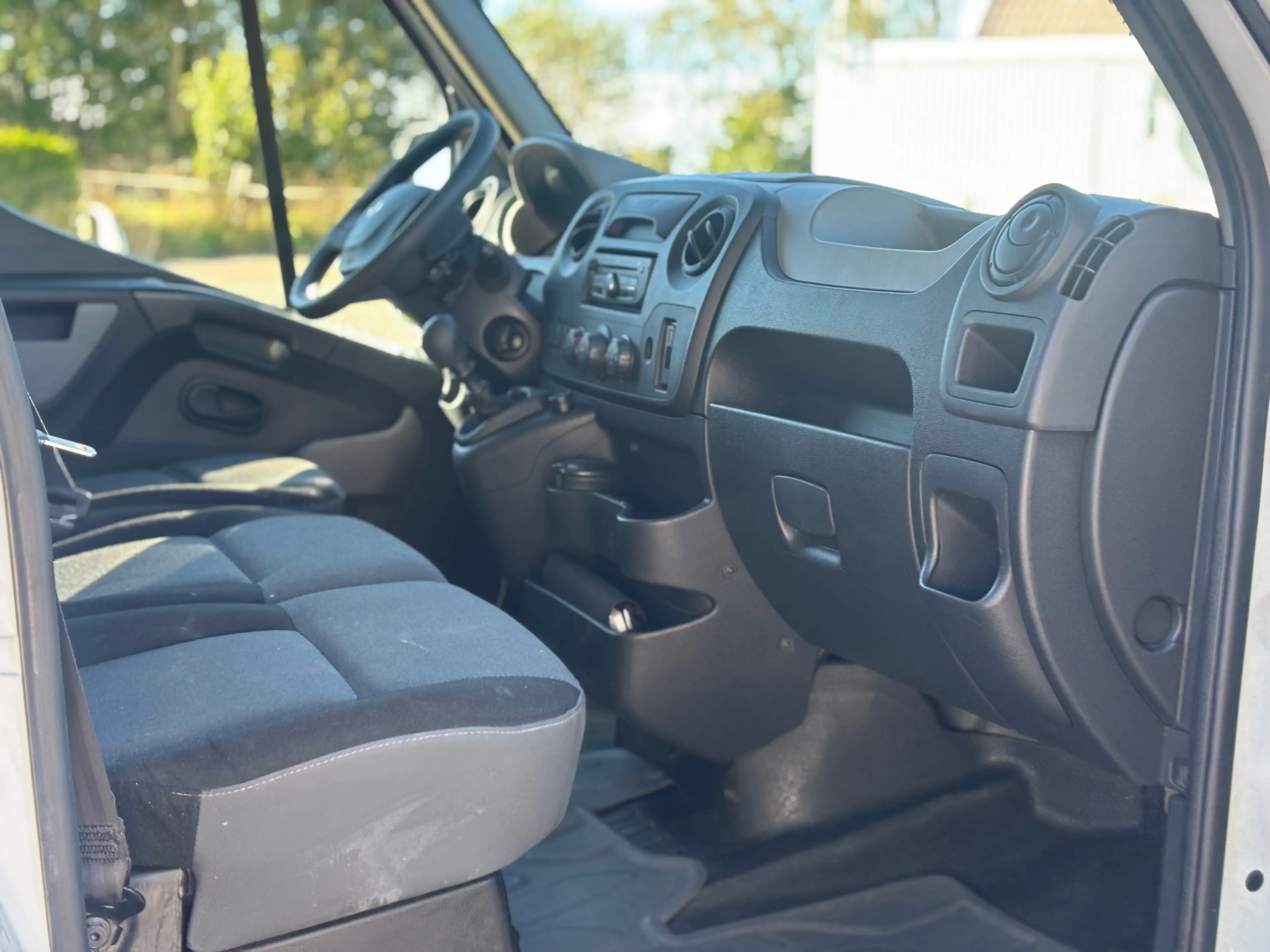 Renault Master 2.3 dCi 33 L2H2 Grand Confort — photo 10
