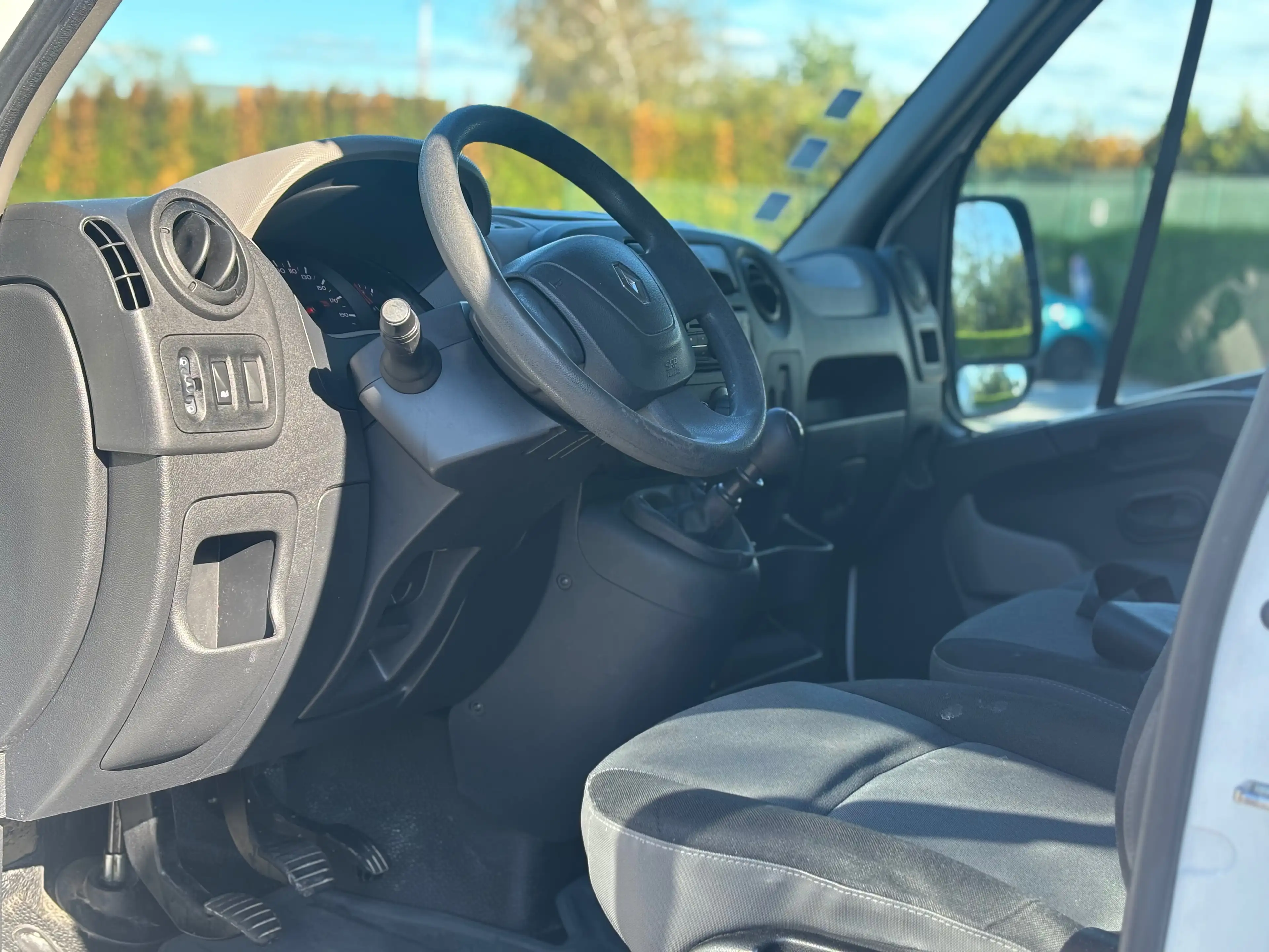 Renault Master 2.3 dCi 33 L2H2 Grand Confort — photo 9