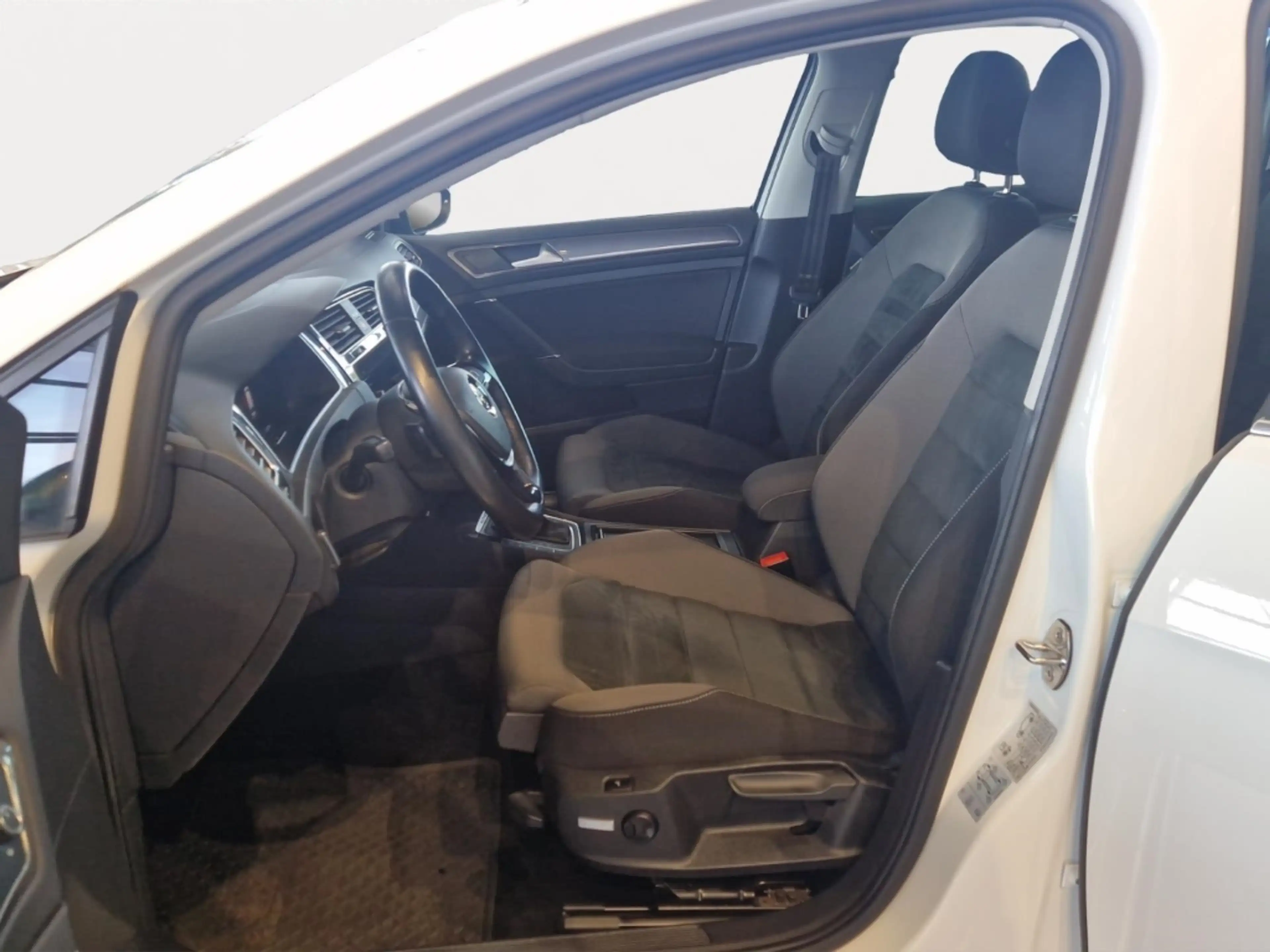 Volkswagen Golf VII Alltrack 2.0 TDI 4Motion DSG *AHK*LED*KAMERA*A — photo 8