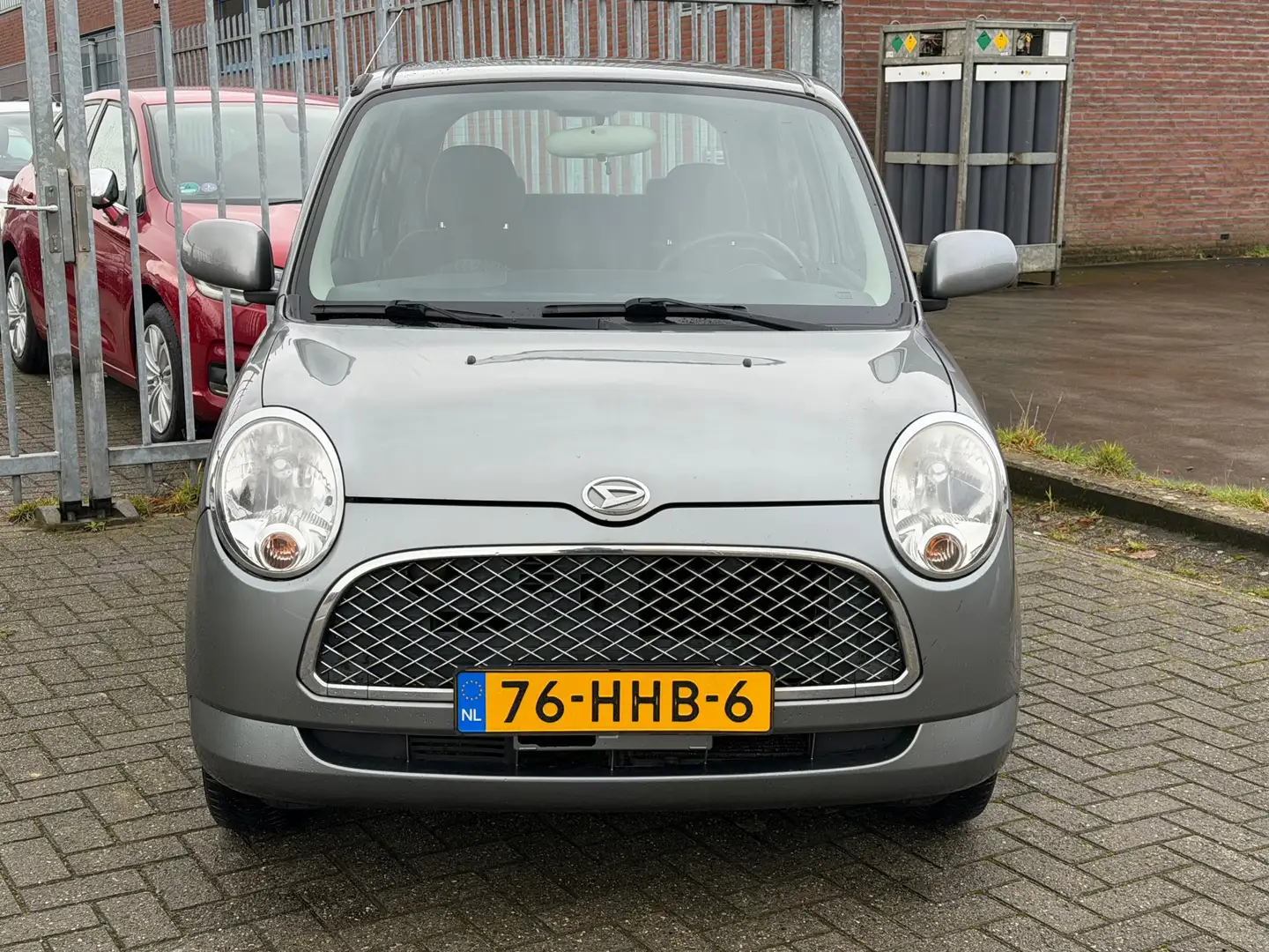 Daihatsu Trevis 1.0 5 deurs! KMST NAP! Airco l Elek pakket l LMV l Grau - 2
