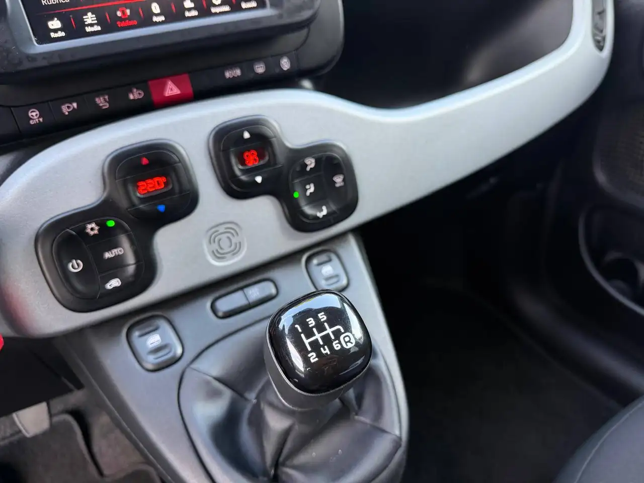 Fiat Panda III Cross 1.0 firefly hybrid Cross S&S, миниатюра 12