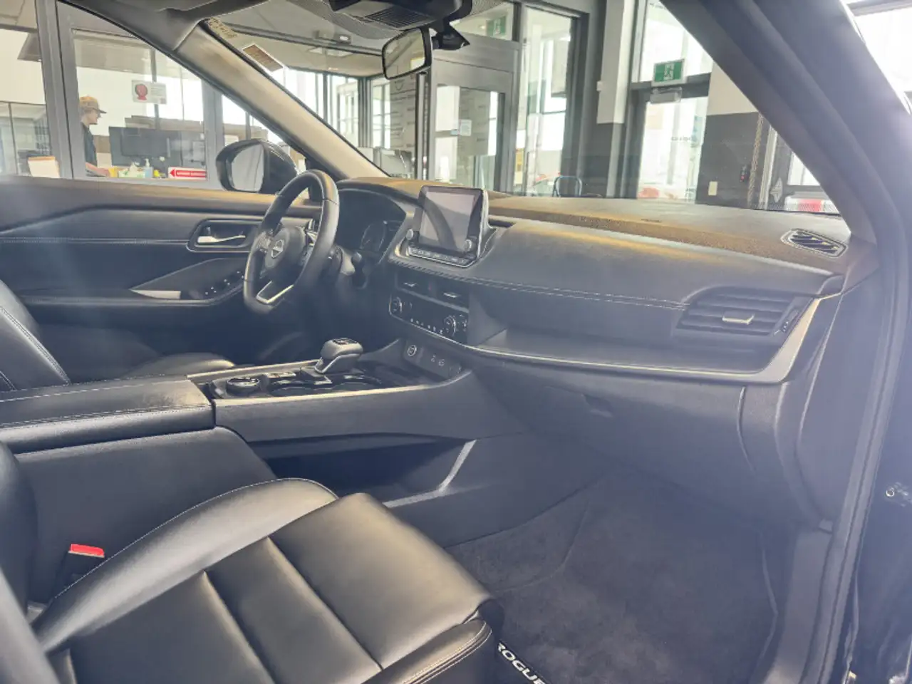 Nissan Rogue снимка Nissan Rogue