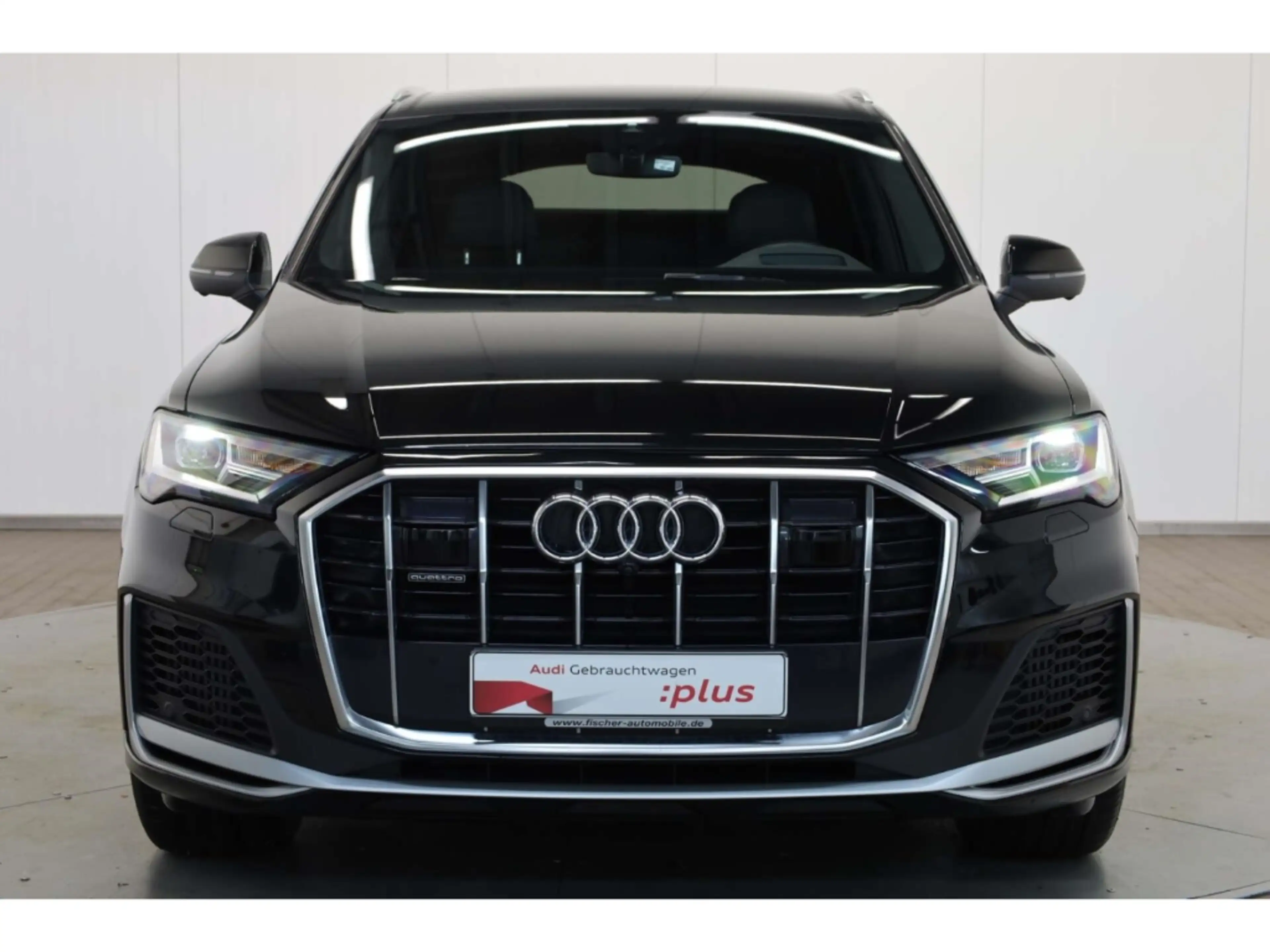 Audi Q7 55 TFSI quattro S line — photo 3
