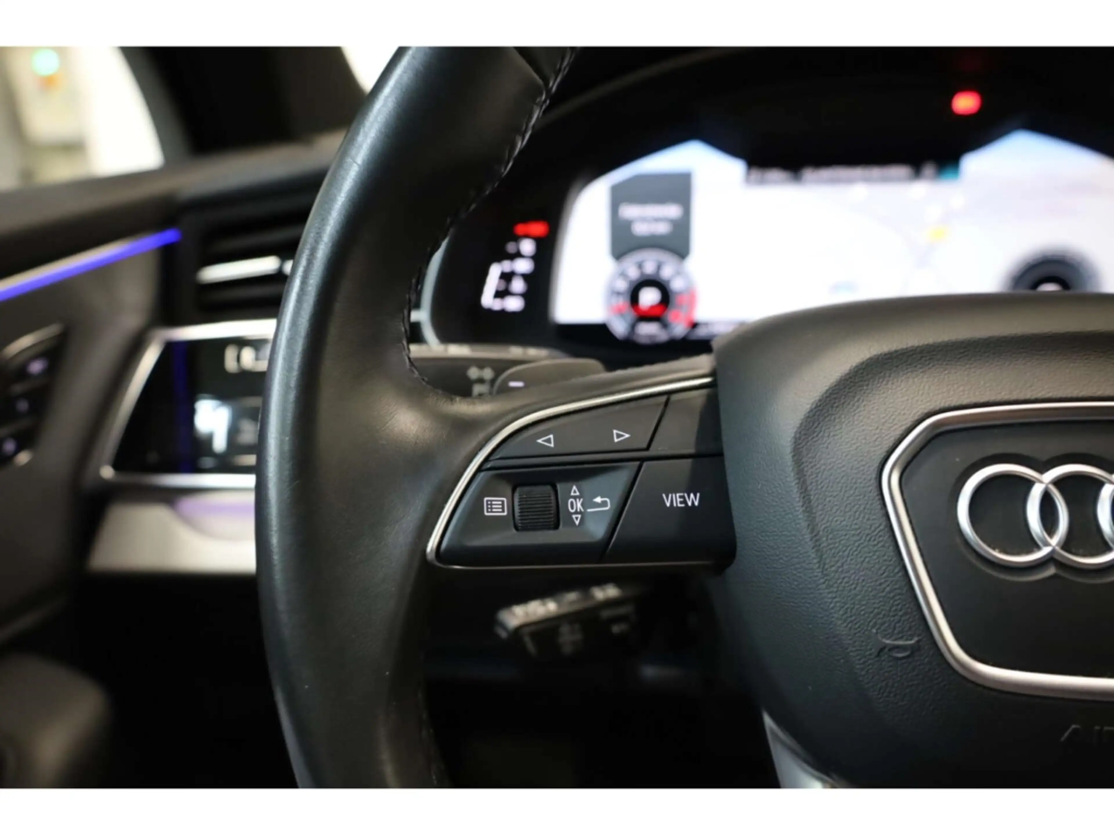 Audi Q7 55 TFSI quattro S line — photo 15