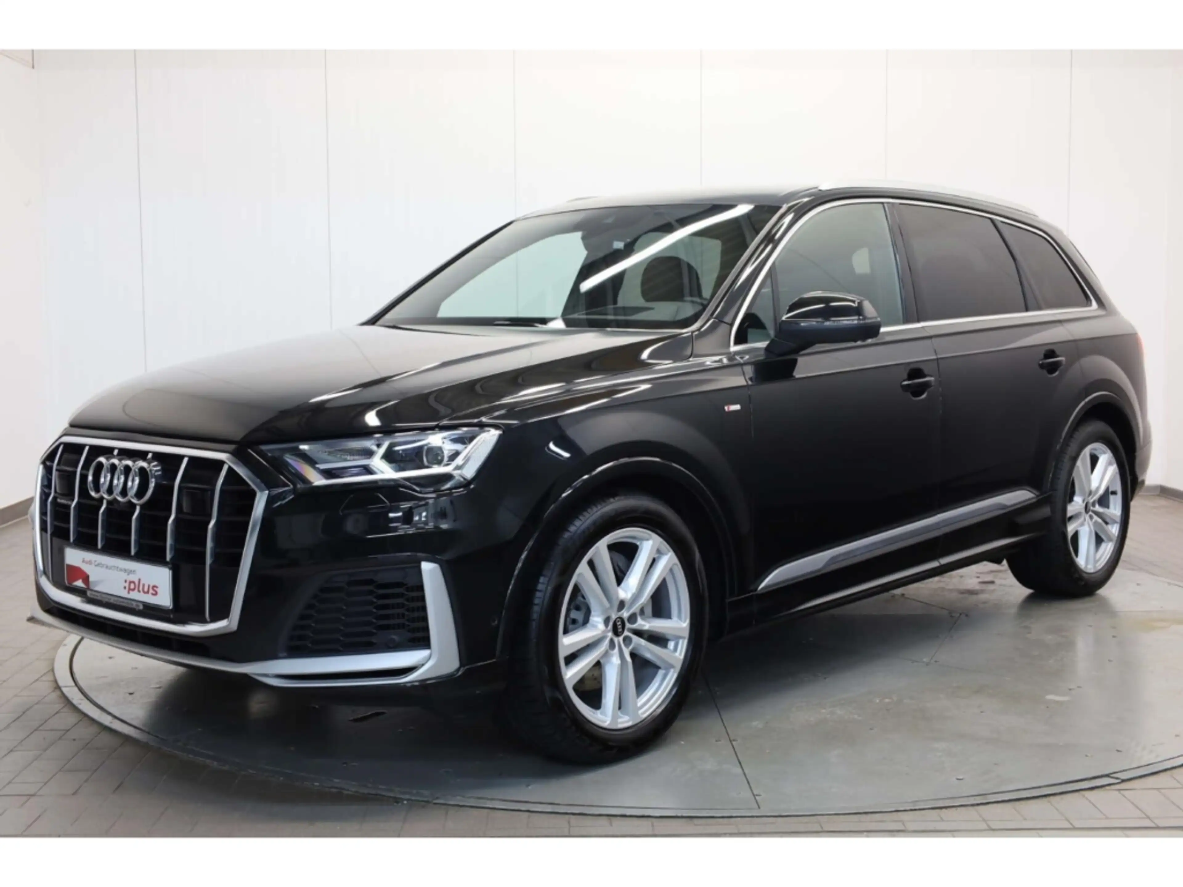 Audi Q7 55 TFSI quattro S line — photo 2