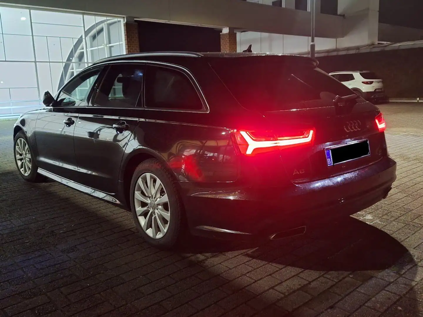 Audi A6 Avant Zwart - 2
