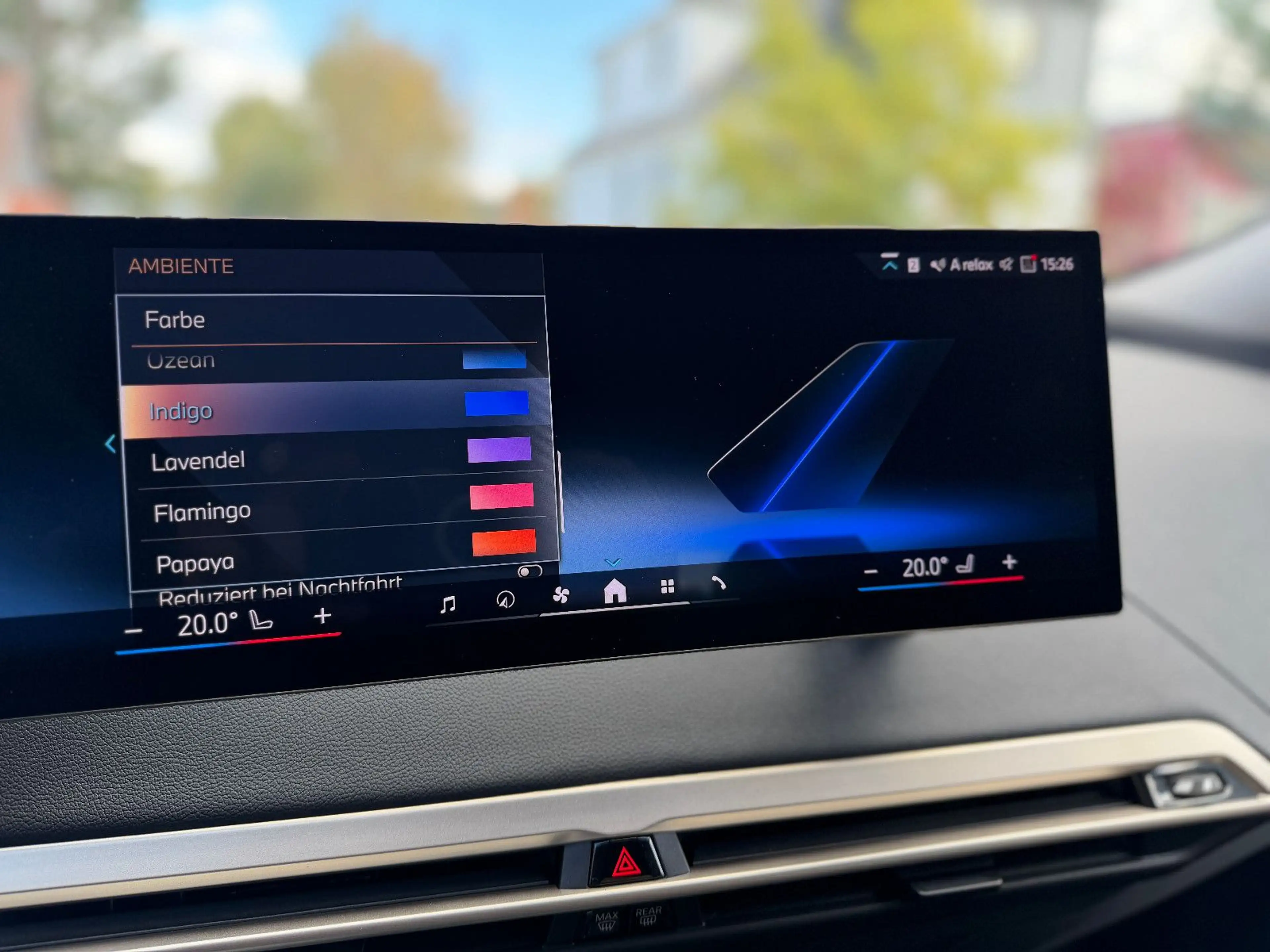 BMW iX 40 HUD DAProf LED Navi Parkassistent dt. Fhz — photo 23