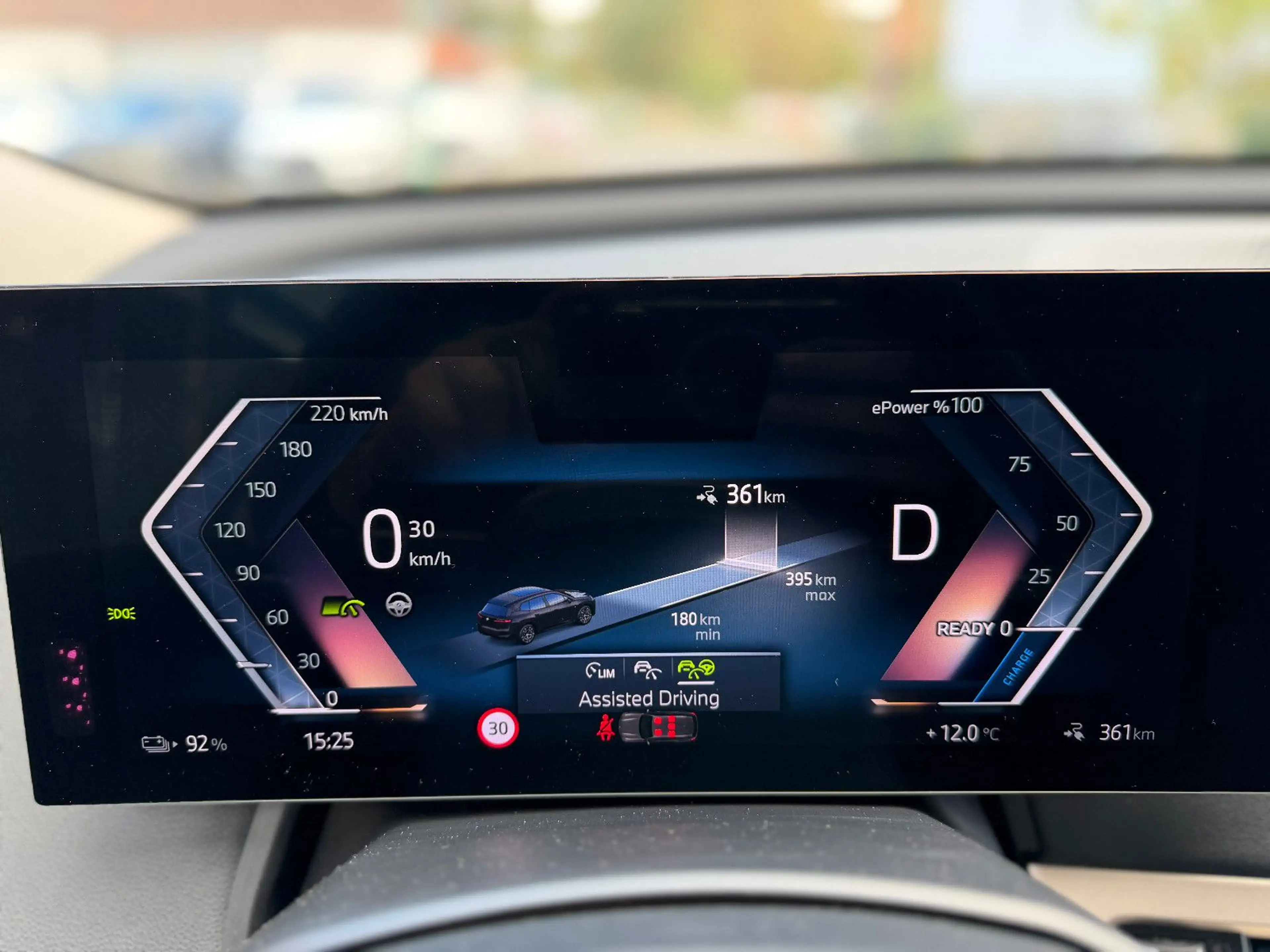 BMW iX 40 HUD DAProf LED Navi Parkassistent dt. Fhz — photo 25