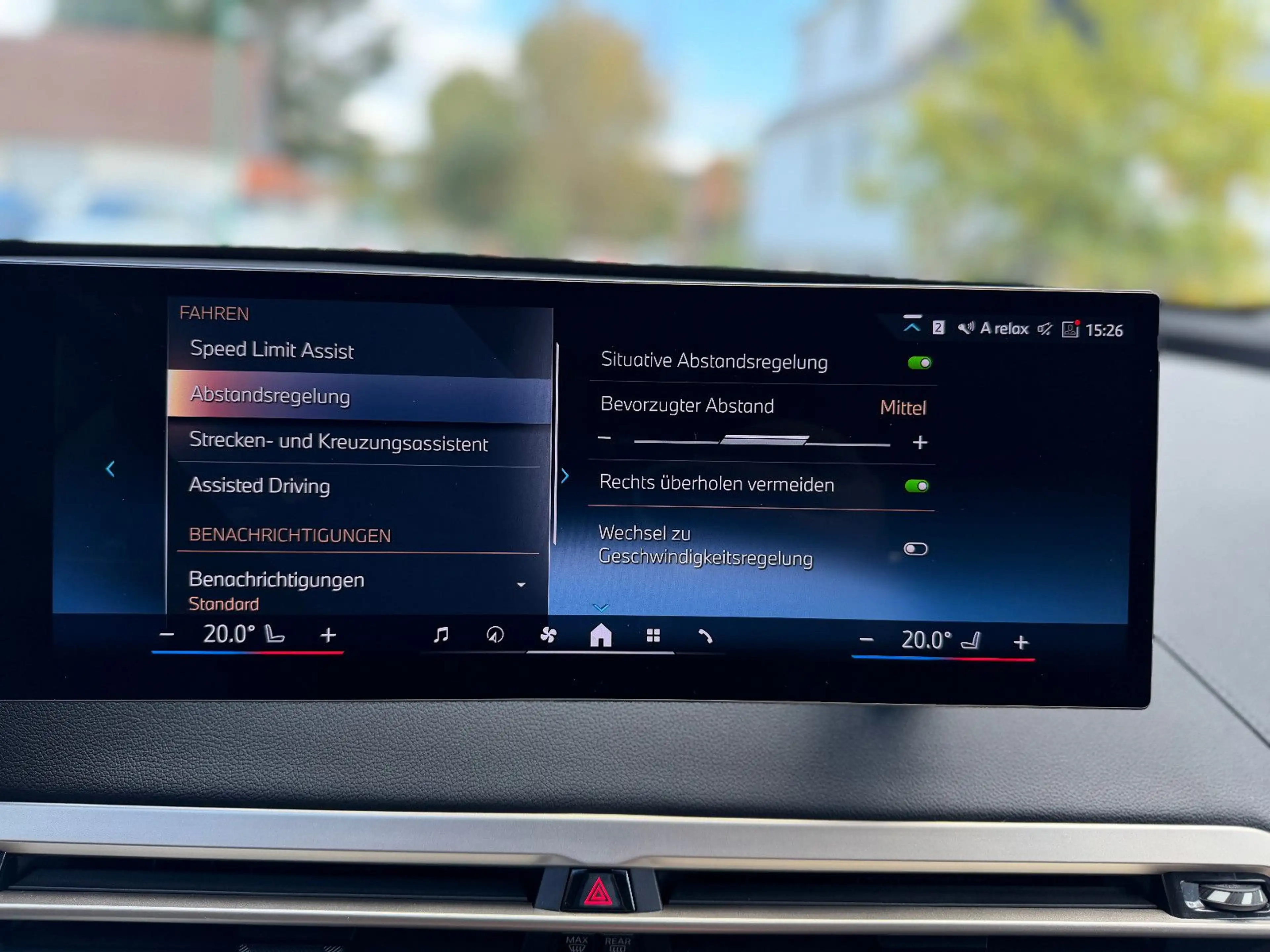 BMW iX 40 HUD DAProf LED Navi Parkassistent dt. Fhz — photo 24