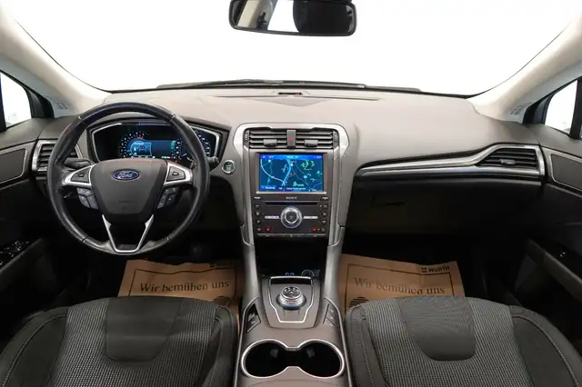 Ford Mondeo view 22