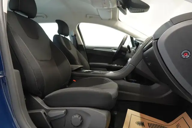 Ford Mondeo view 20