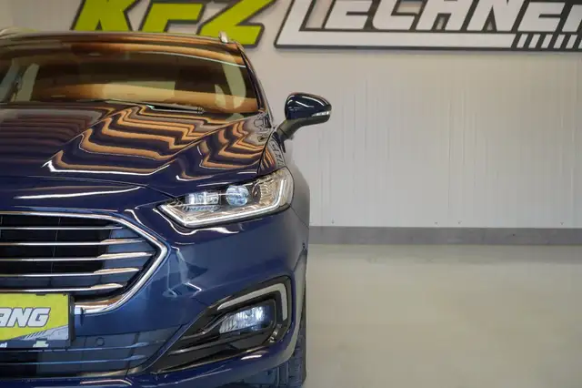 Ford Mondeo view 10