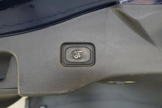 Ford Mondeo view 18