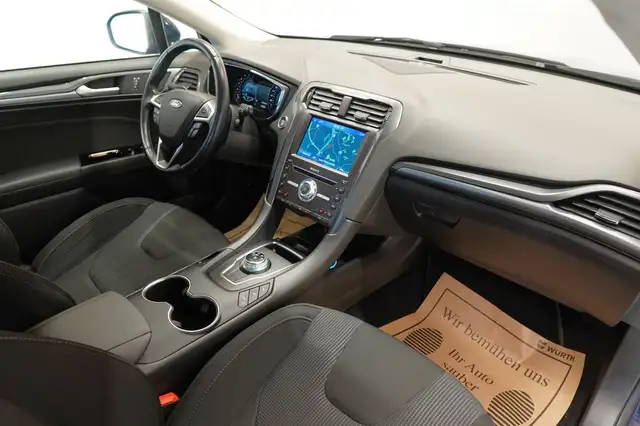 Ford Mondeo view 19