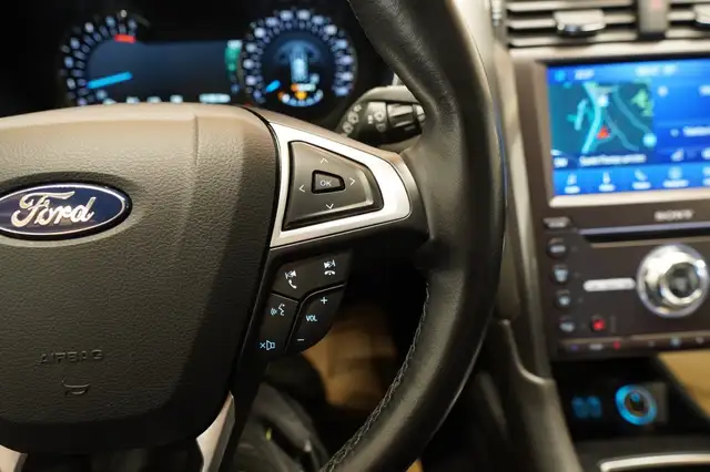 Ford Mondeo view 27