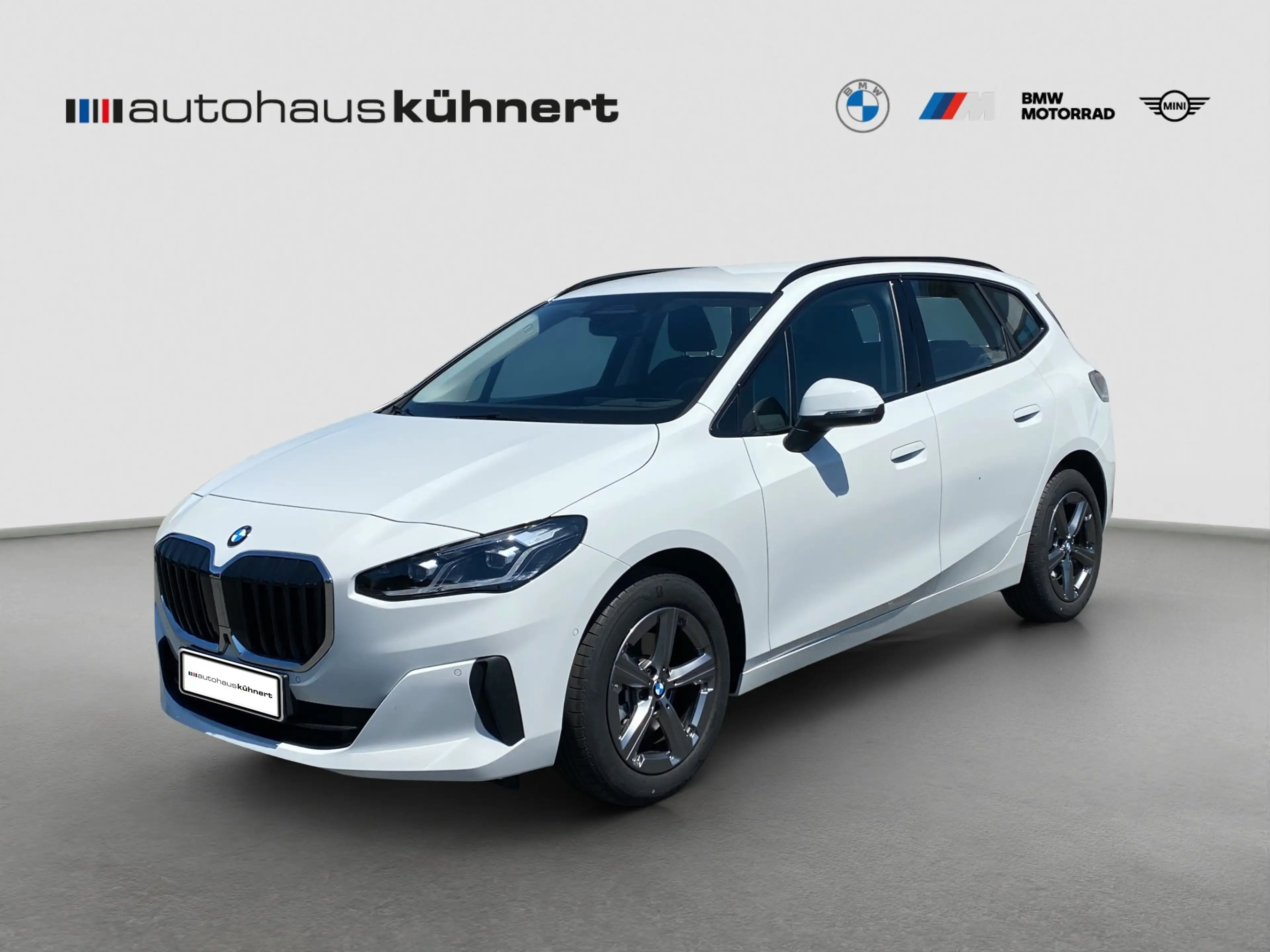 BMW 220 220d Active Tourer ACC SpurAss 360° AHK HUD HiFi N — photo 2