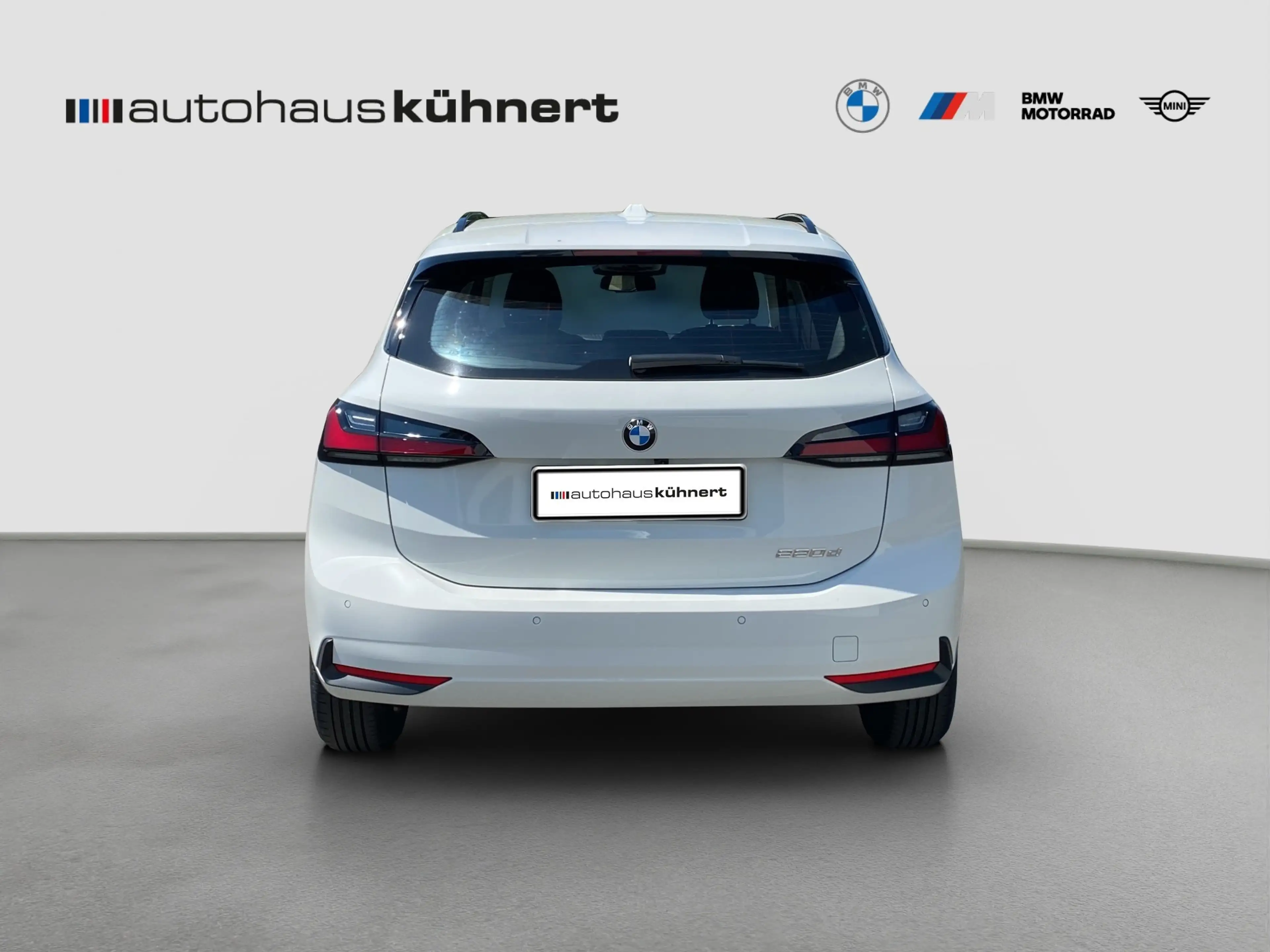 BMW 220 220d Active Tourer ACC SpurAss 360° AHK HUD HiFi N — photo 6