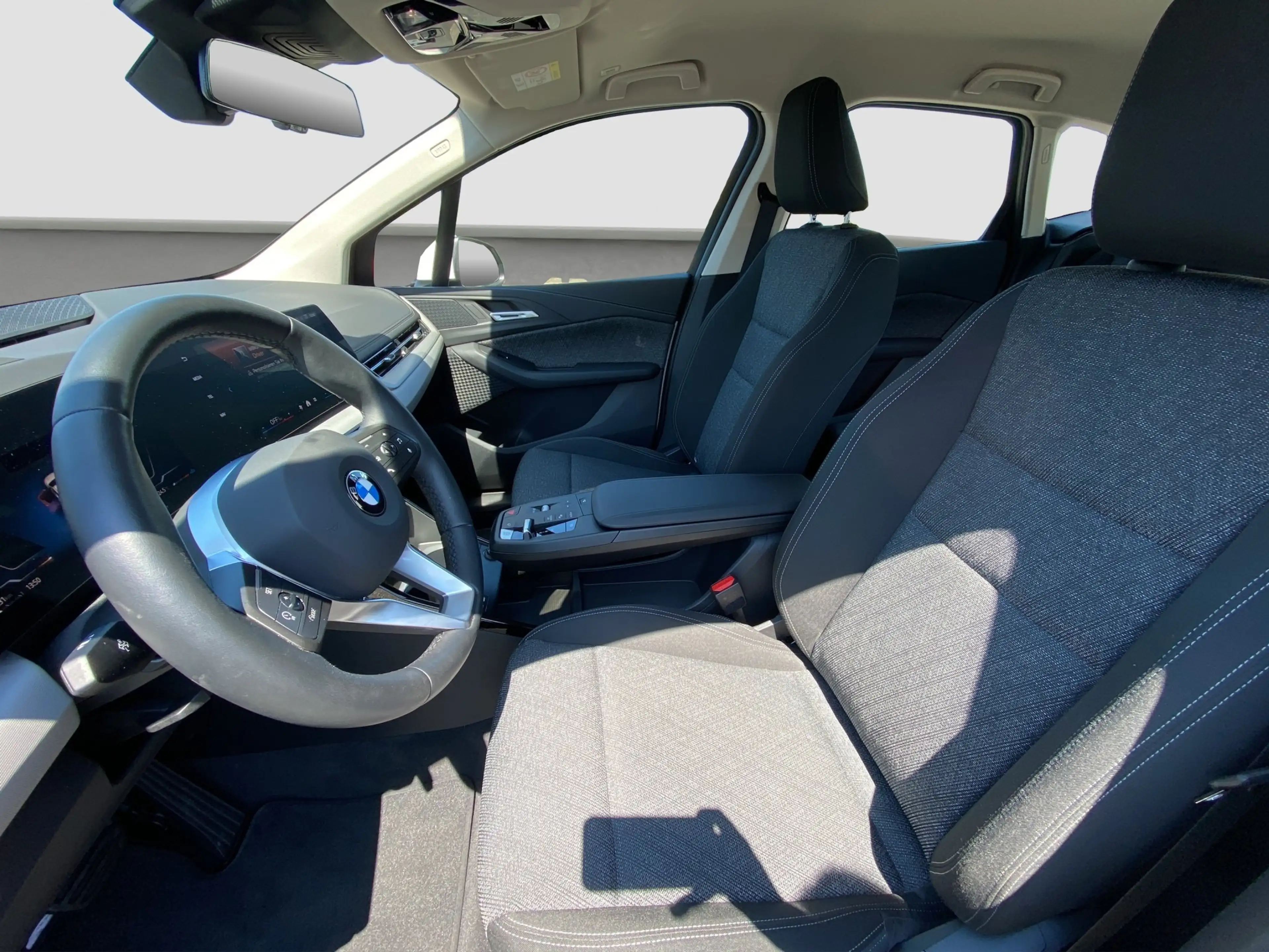 BMW 220 220d Active Tourer ACC SpurAss 360° AHK HUD HiFi N — photo 11