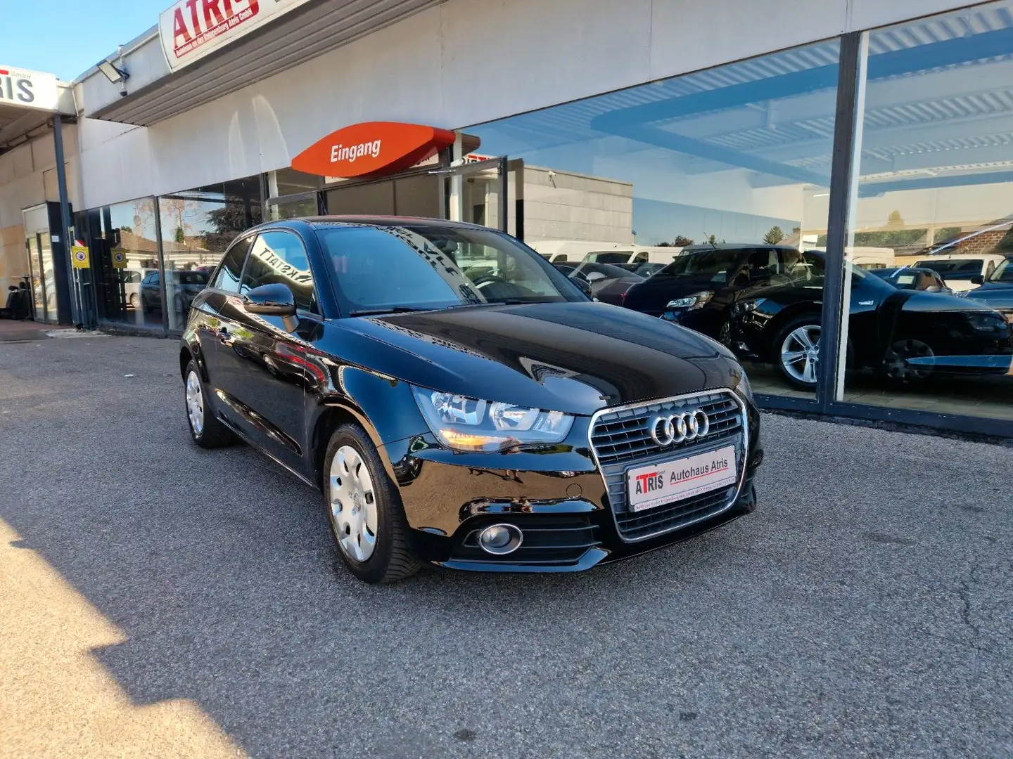 Audi A1 attraction Schwarz - 2
