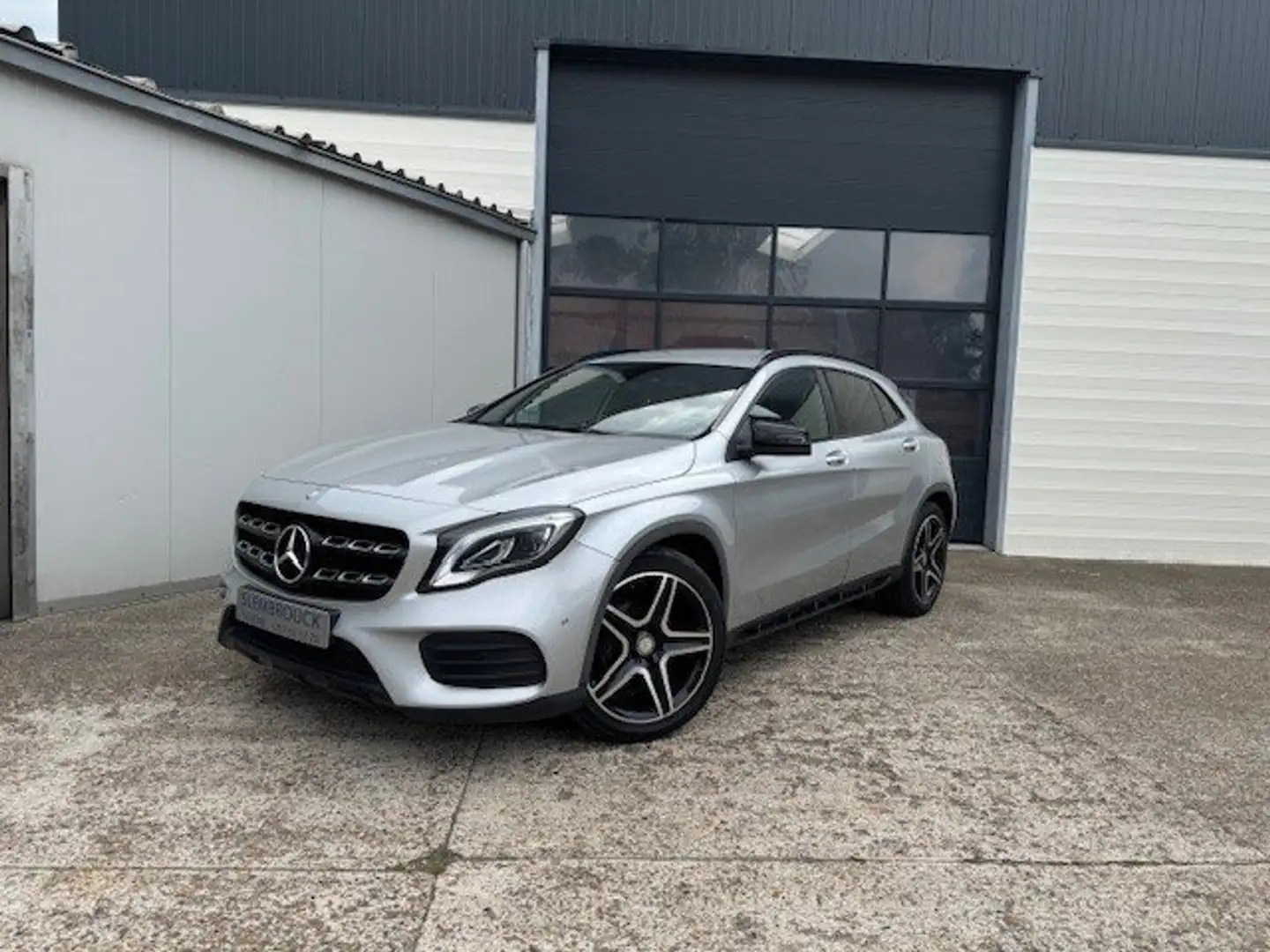Mercedes-Benz GLA 180 AMG -elektrisch koffer -night -cruisecontrol Срібний - 1