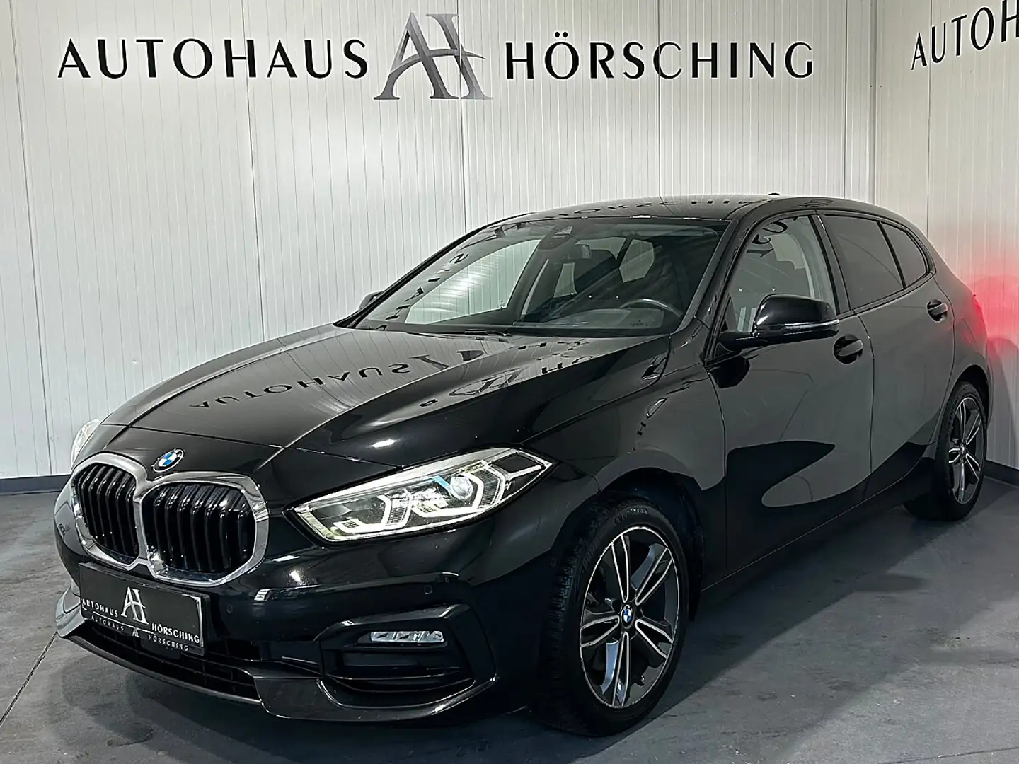 BMW 118 i Aut.//TOTWINKEL//AMBIENTE// Schwarz - 2