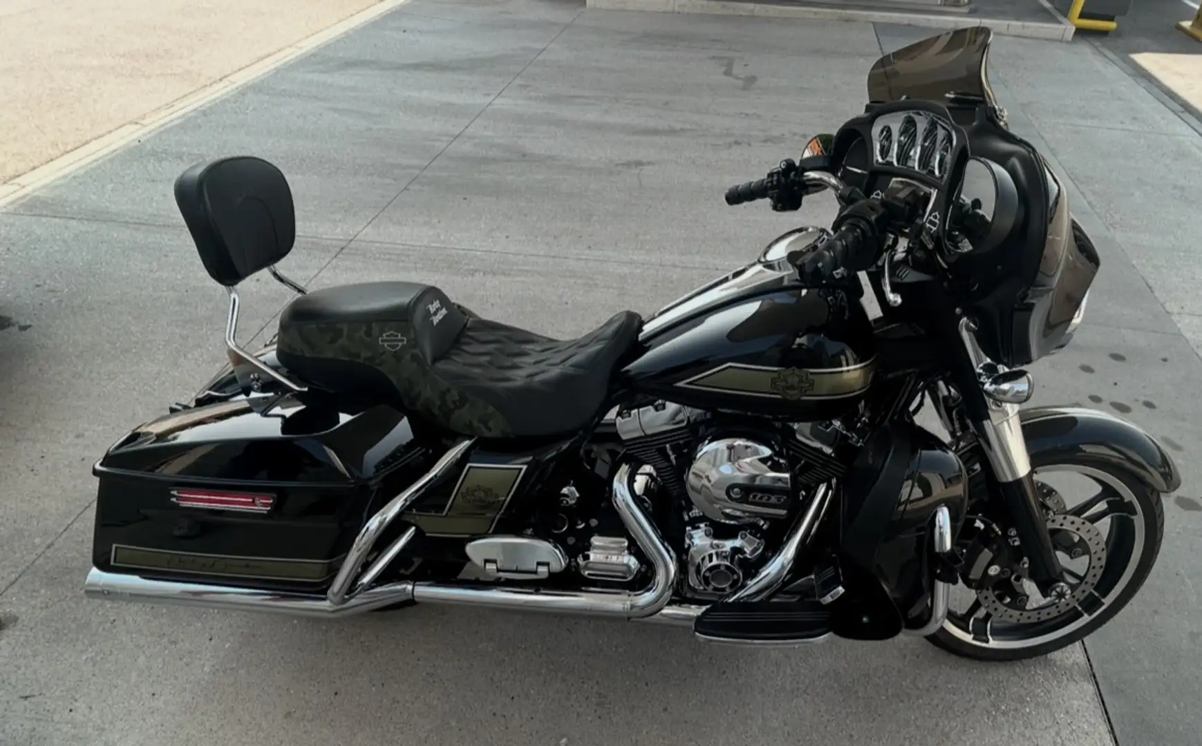 Harley-Davidson Street Glide FLHX ABS - 1