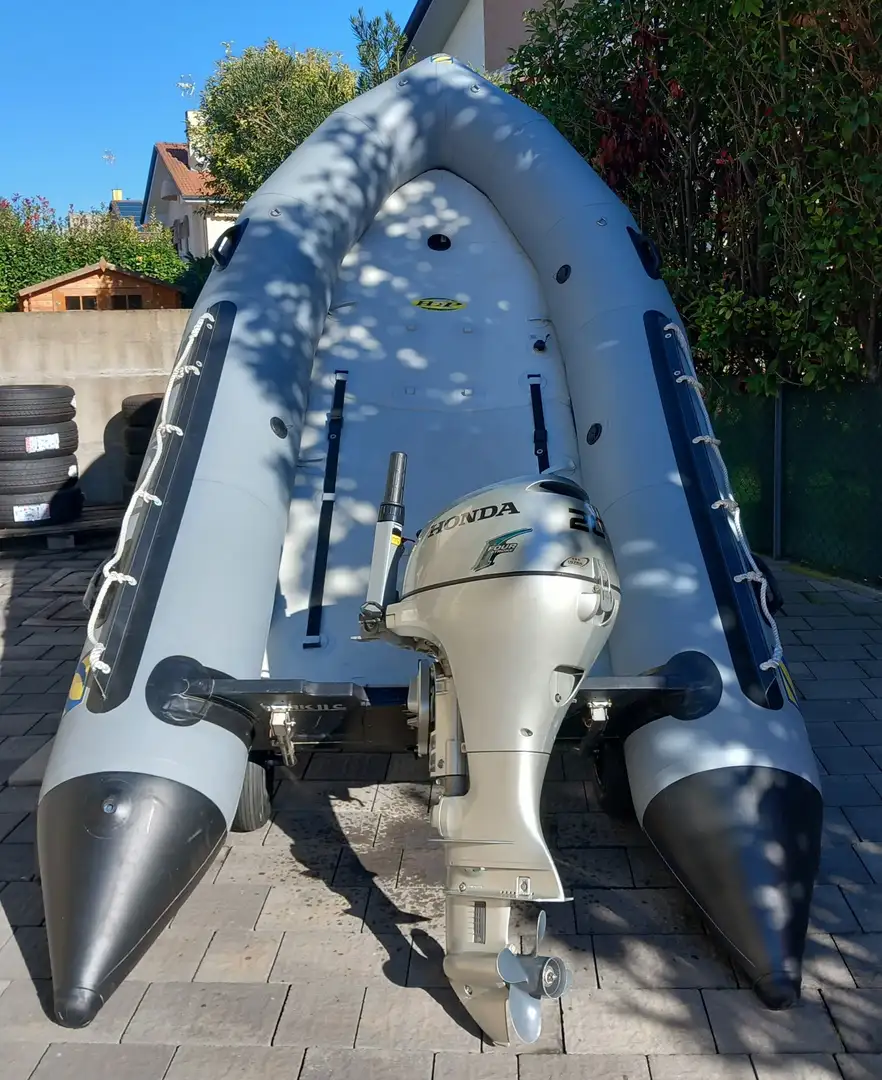 Altro gommone 3.9 mt +hond a 20 cv4 t +carrello Grigio - 1