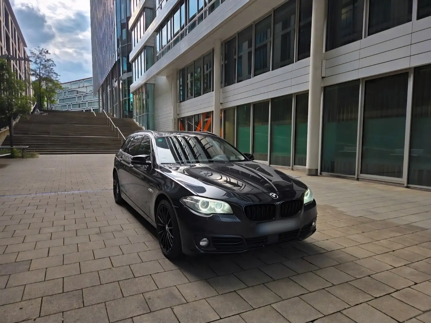 BMW 535 535d xDrive Touring Aut. Luxury Line Noir - 1