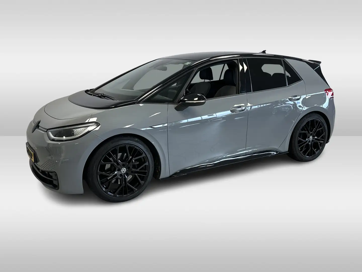 Volkswagen ID.3 First Plus 58 kWh / Camera / Keyless / Matrix LED Grijs - 1