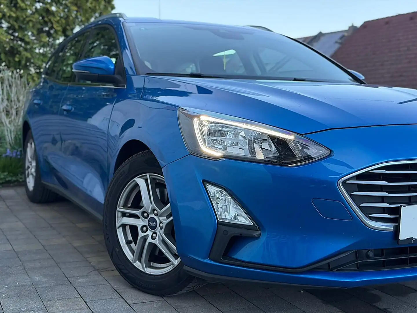 Ford Focus Traveller 1,5 EcoBlue Titanium Aut. Blau - 2