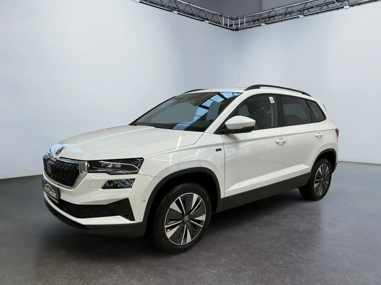 Skoda Karoq Selection 1.5 TSI DSG AHK-Schwenkbar ACC LM Weiß - 2