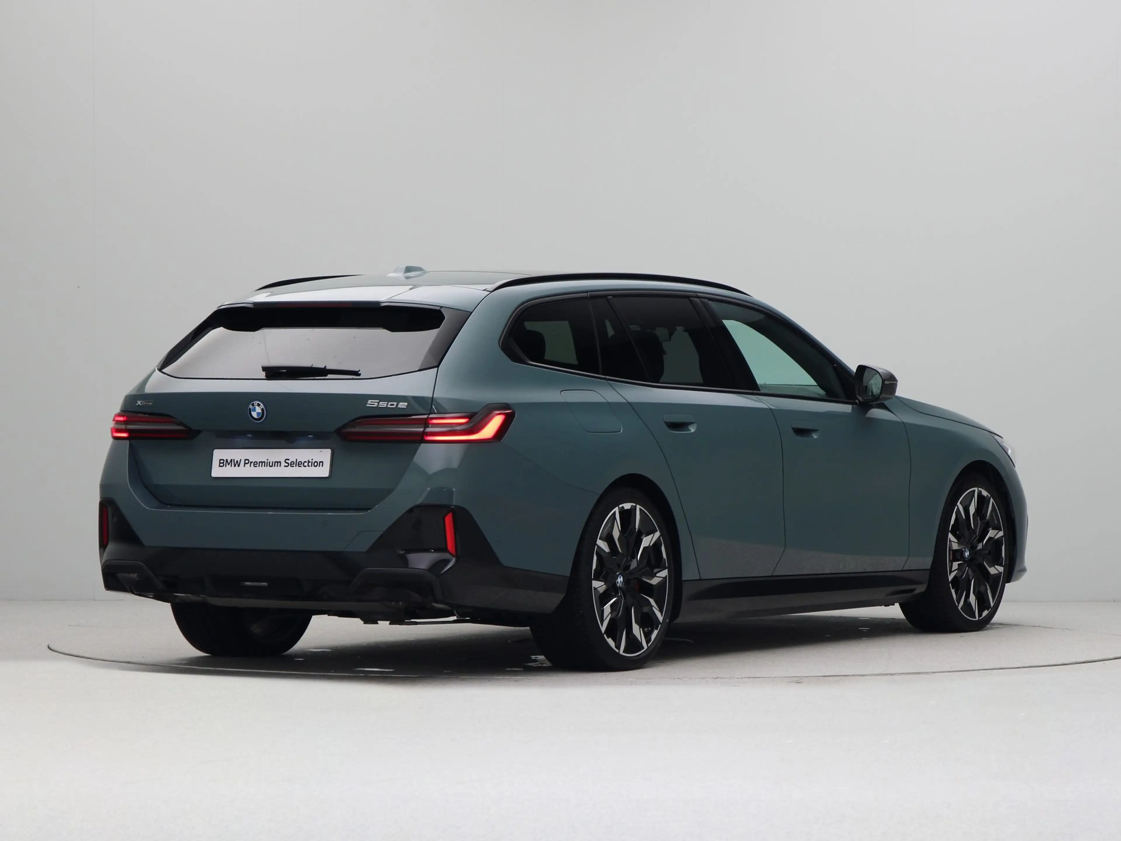 BMW 550 5 Serie 550e Touring xDrive — photo 8