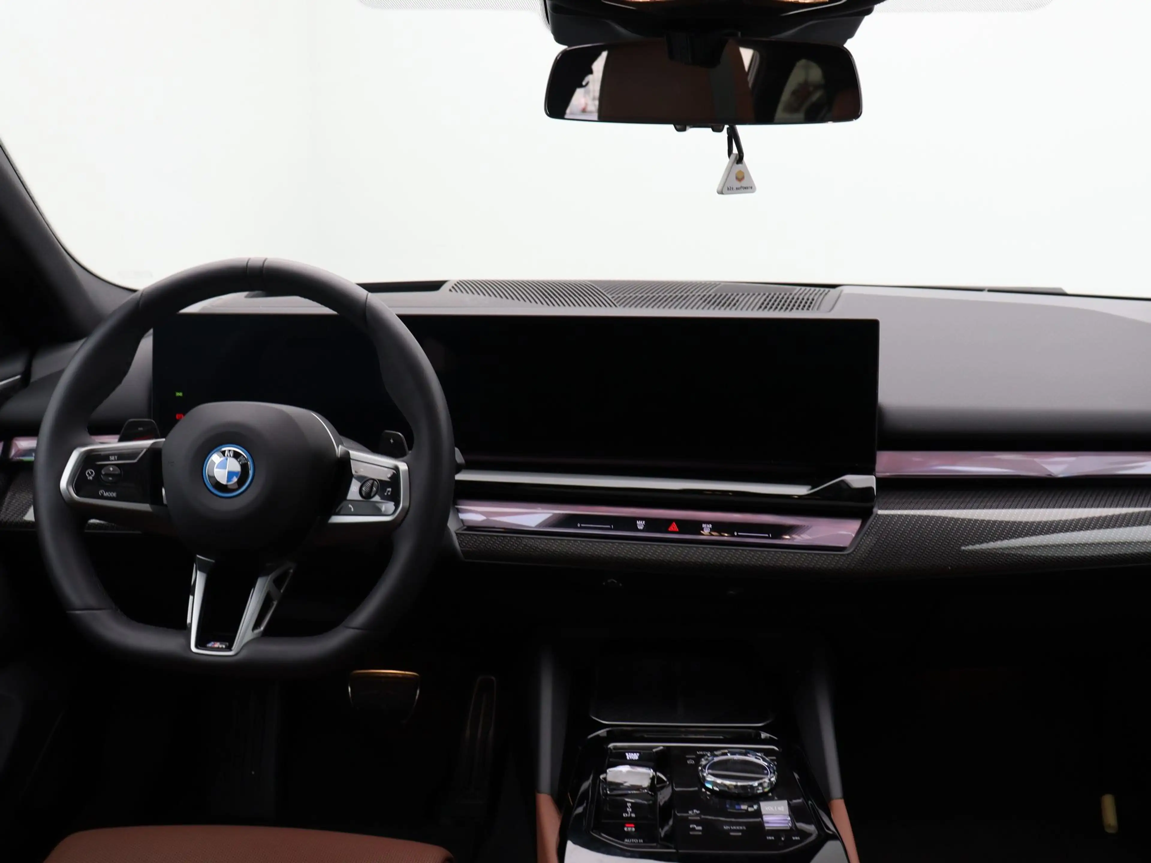 BMW 550 5 Serie 550e Touring xDrive — photo 12
