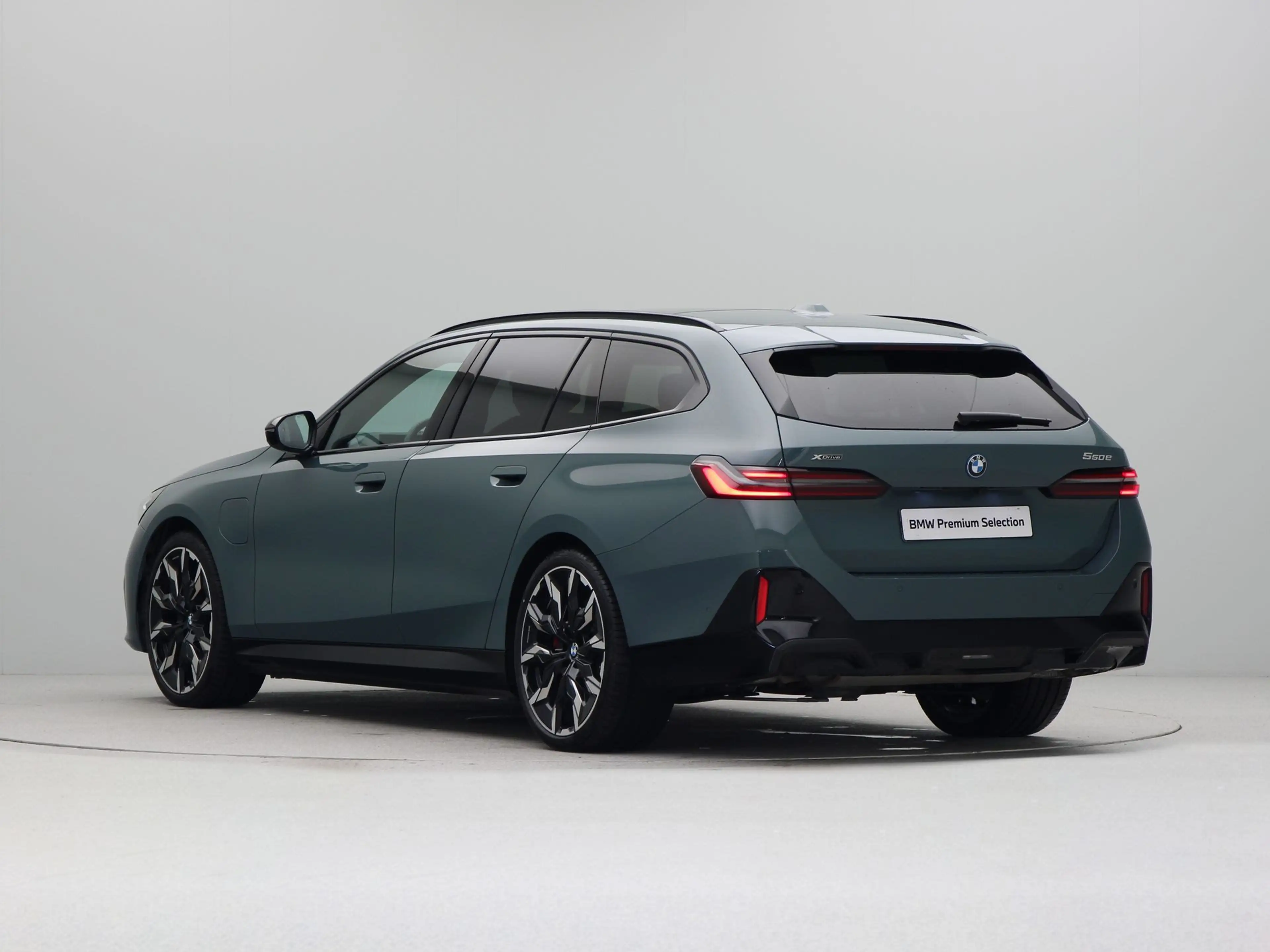 BMW 550 5 Serie 550e Touring xDrive — photo 10