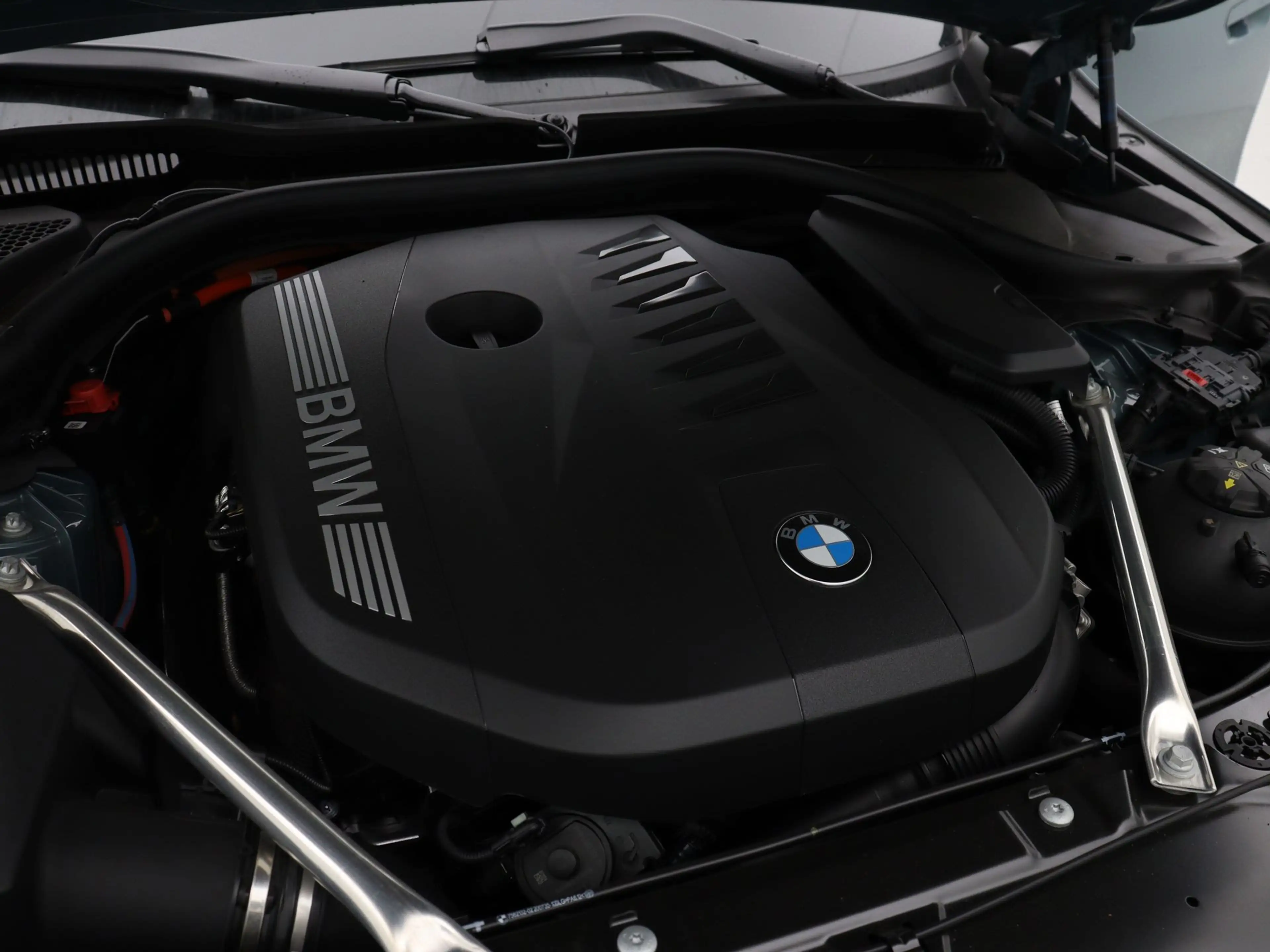 BMW 550 5 Serie 550e Touring xDrive — photo 3